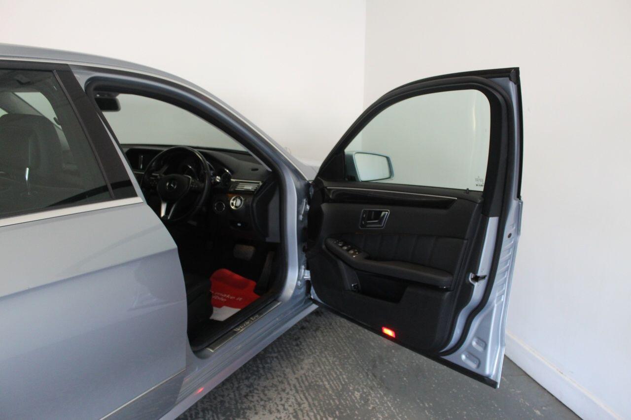 Mercedes-Benz E-Class view 25