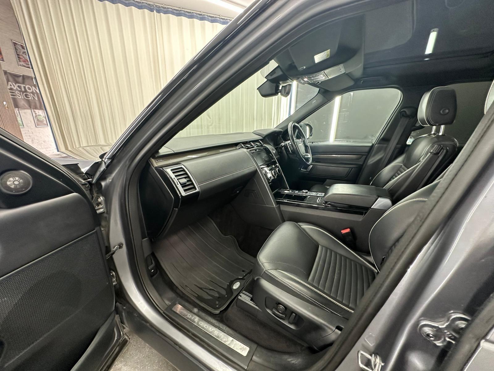 Land Rover Discovery view 34