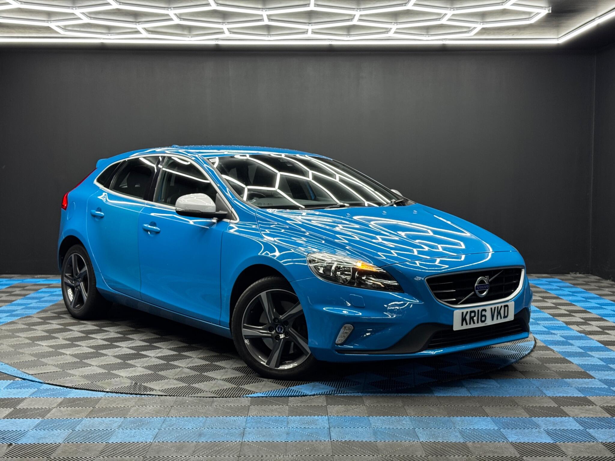 2016 Volvo V40 in Blue for sale