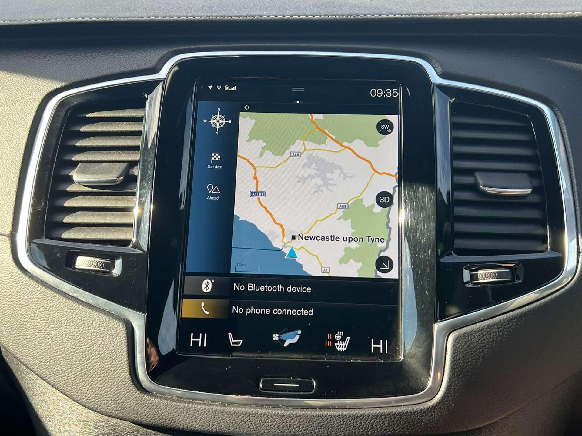 Volvo XC90 view 9