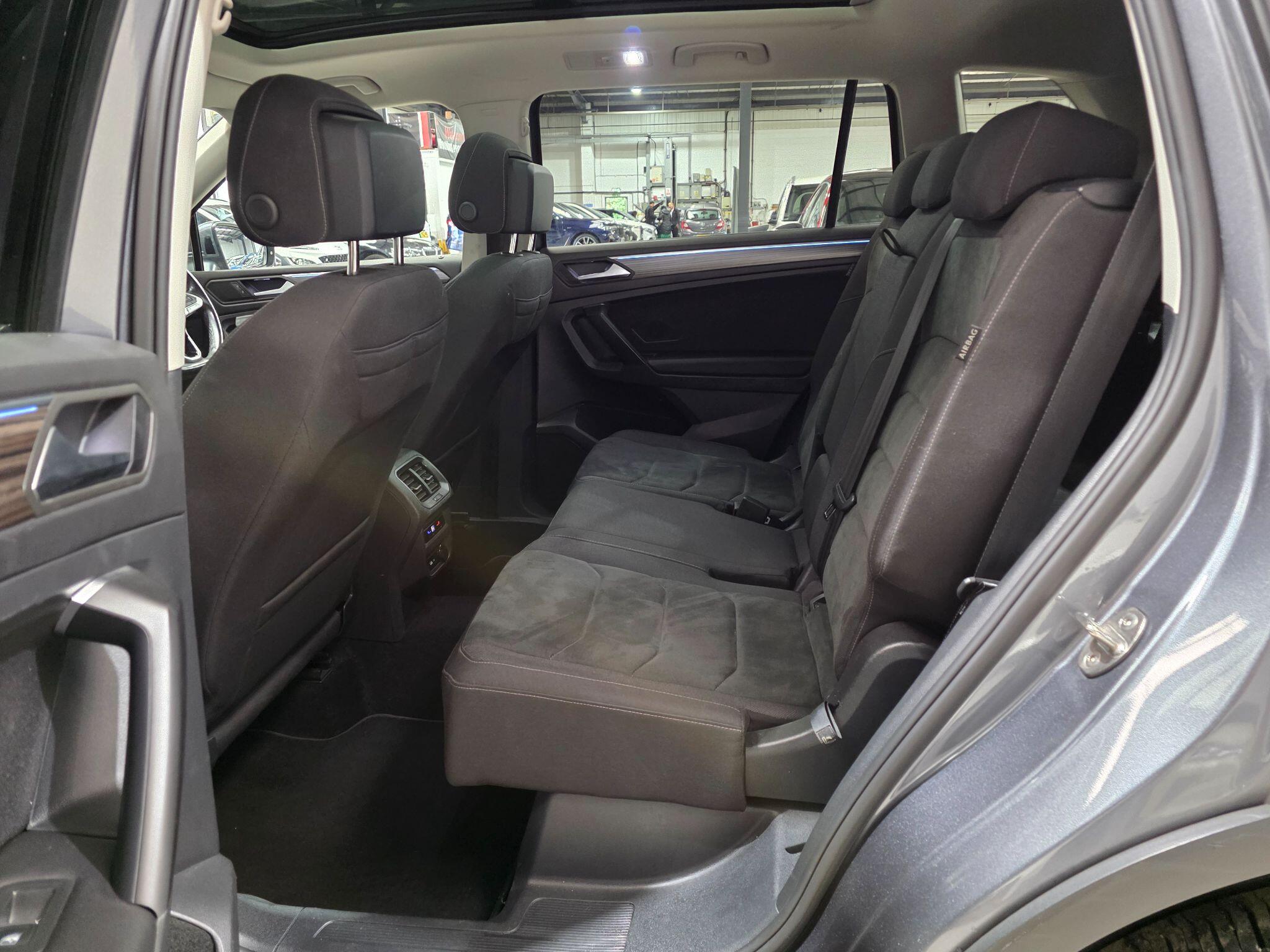 Volkswagen Tiguan Allspace view 28