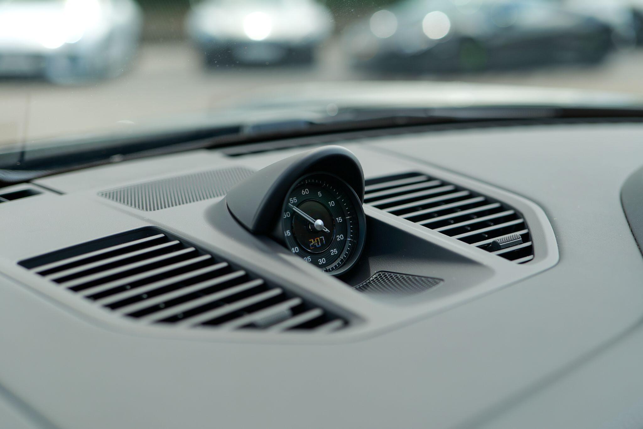 Porsche 911 view 20