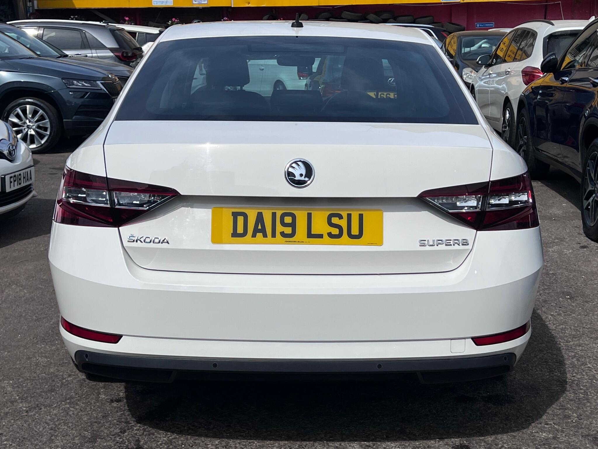 Skoda Superb view 12