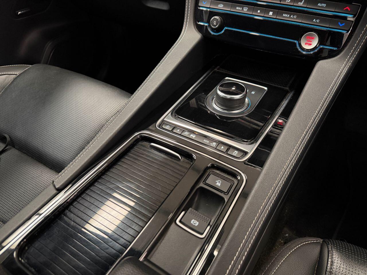 Jaguar F-Pace view 14