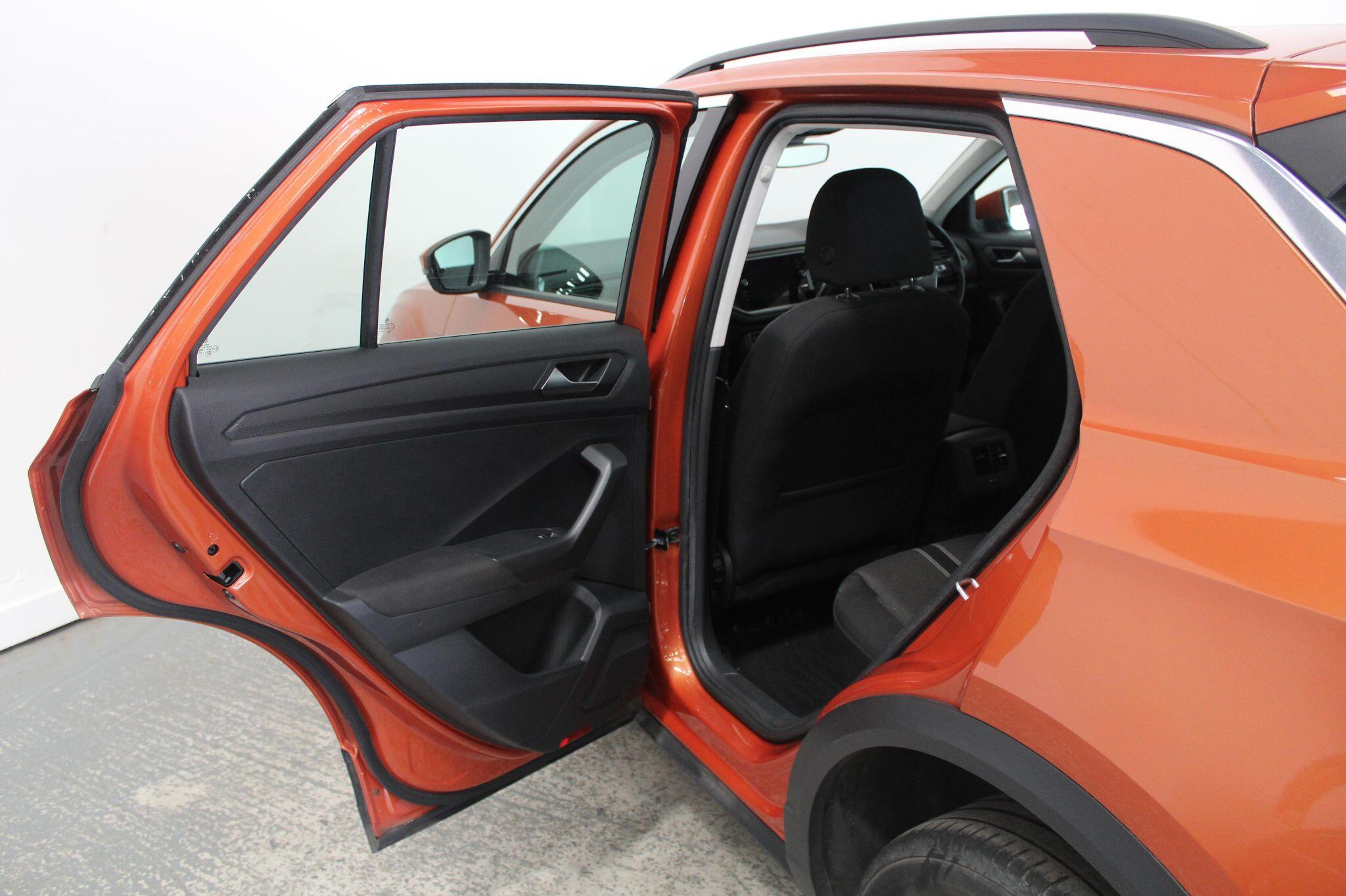 Volkswagen T-Roc view 26