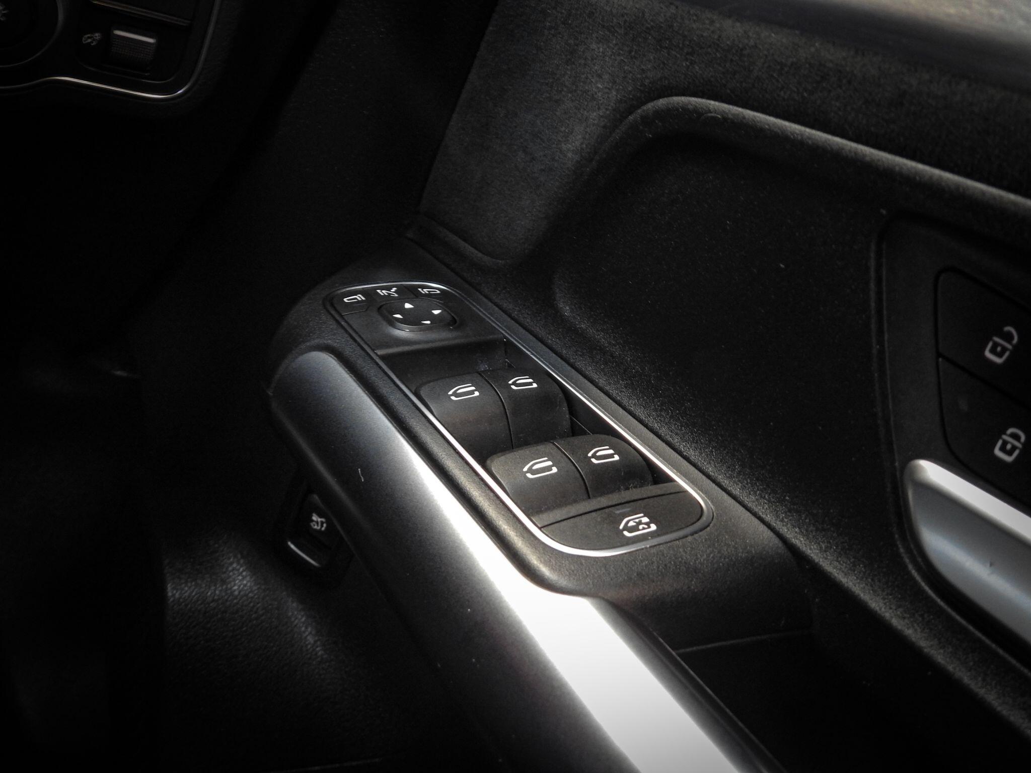 Mercedes-Benz Eqa view 35