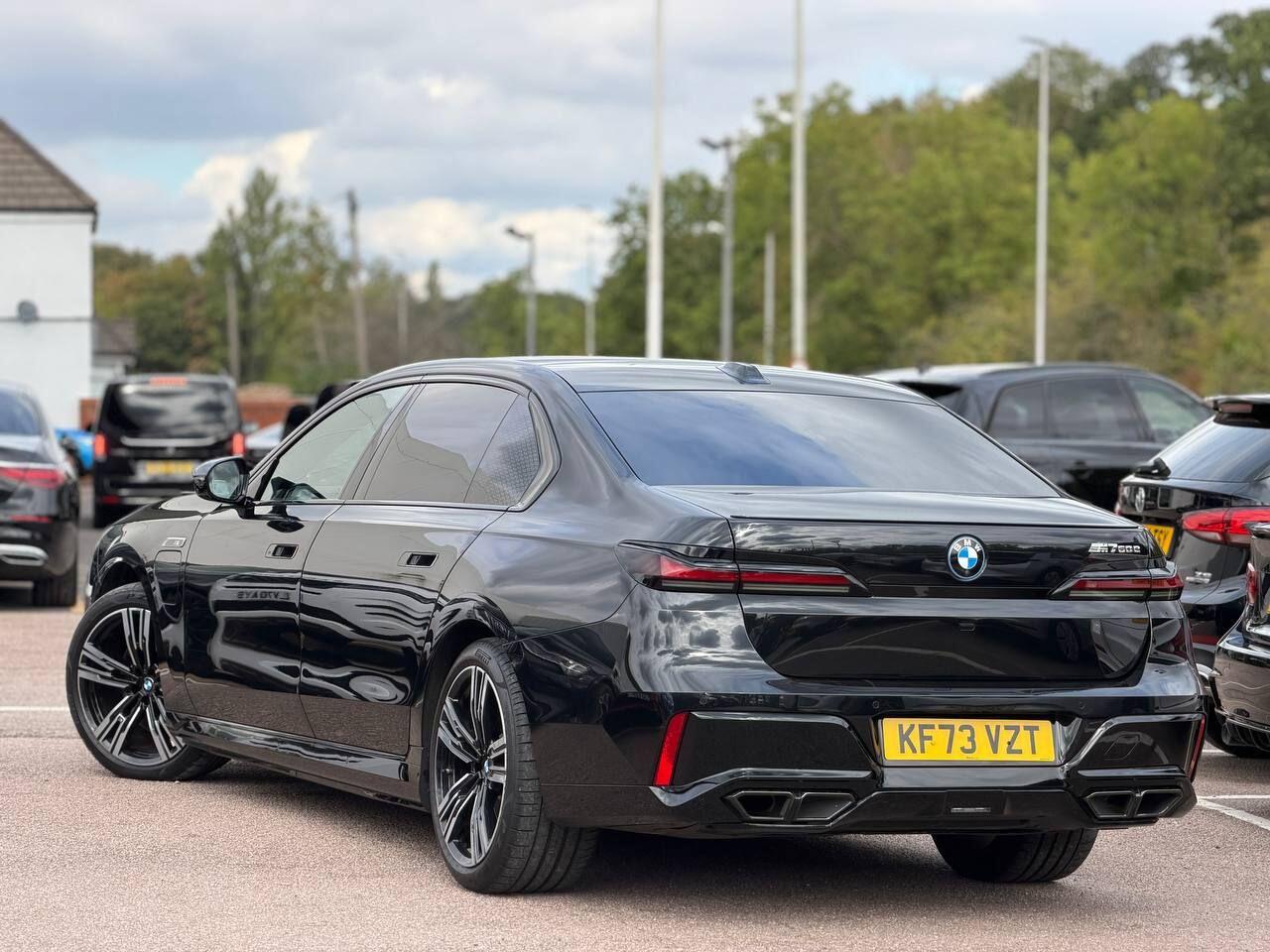 BMW 7 Series view 87