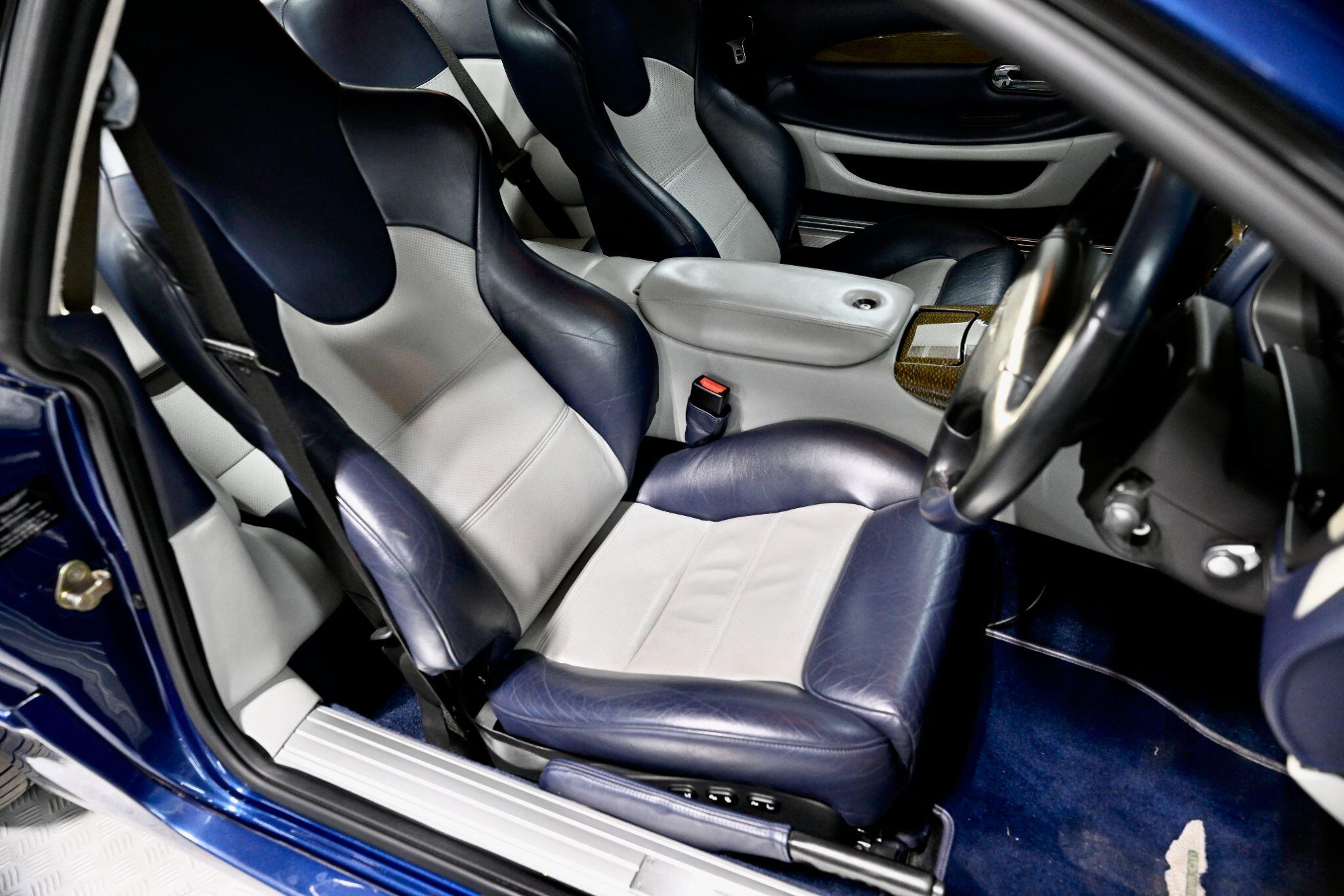 Aston Martin DB7 view 31