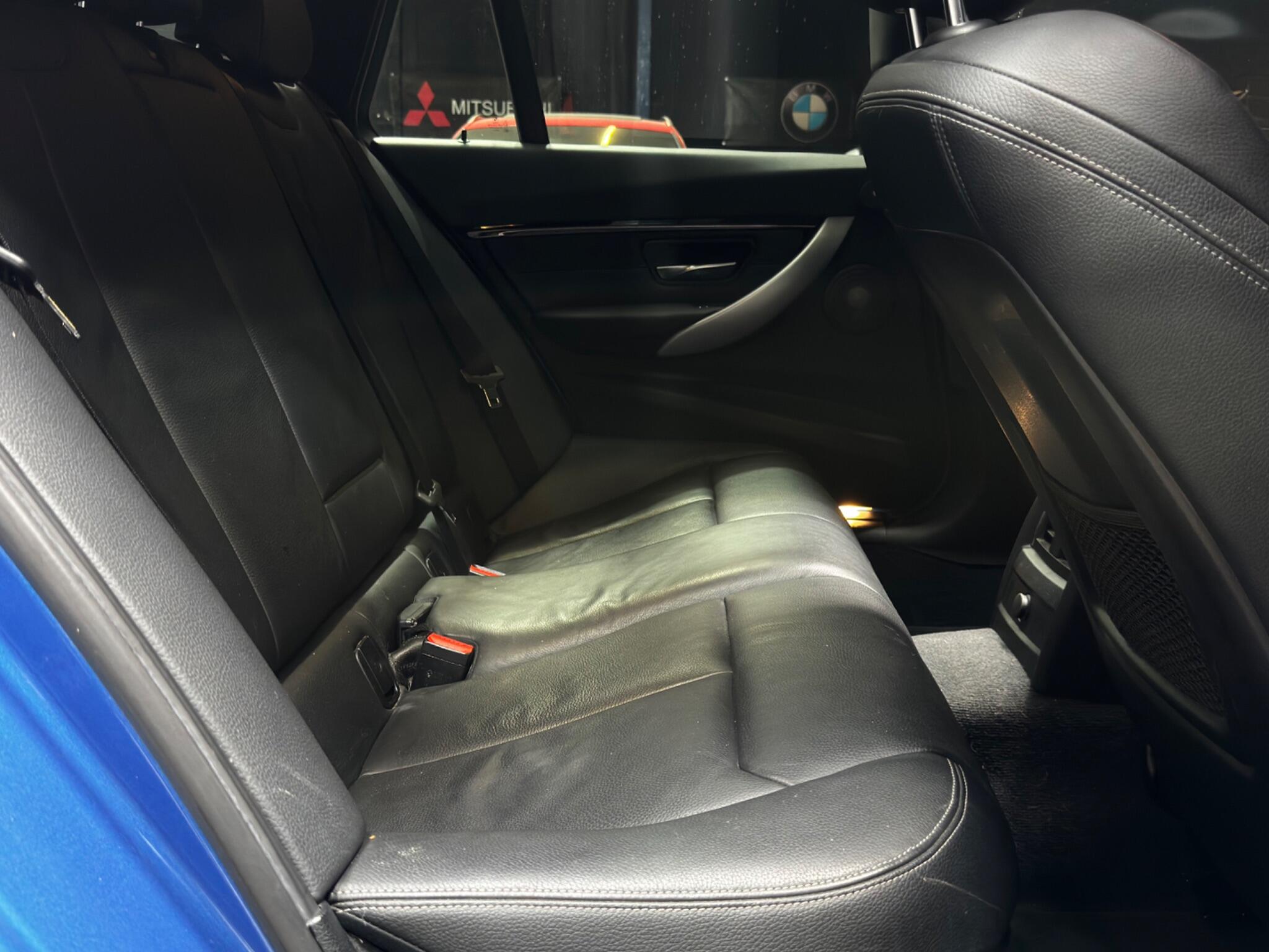 BMW 3 Series view 39