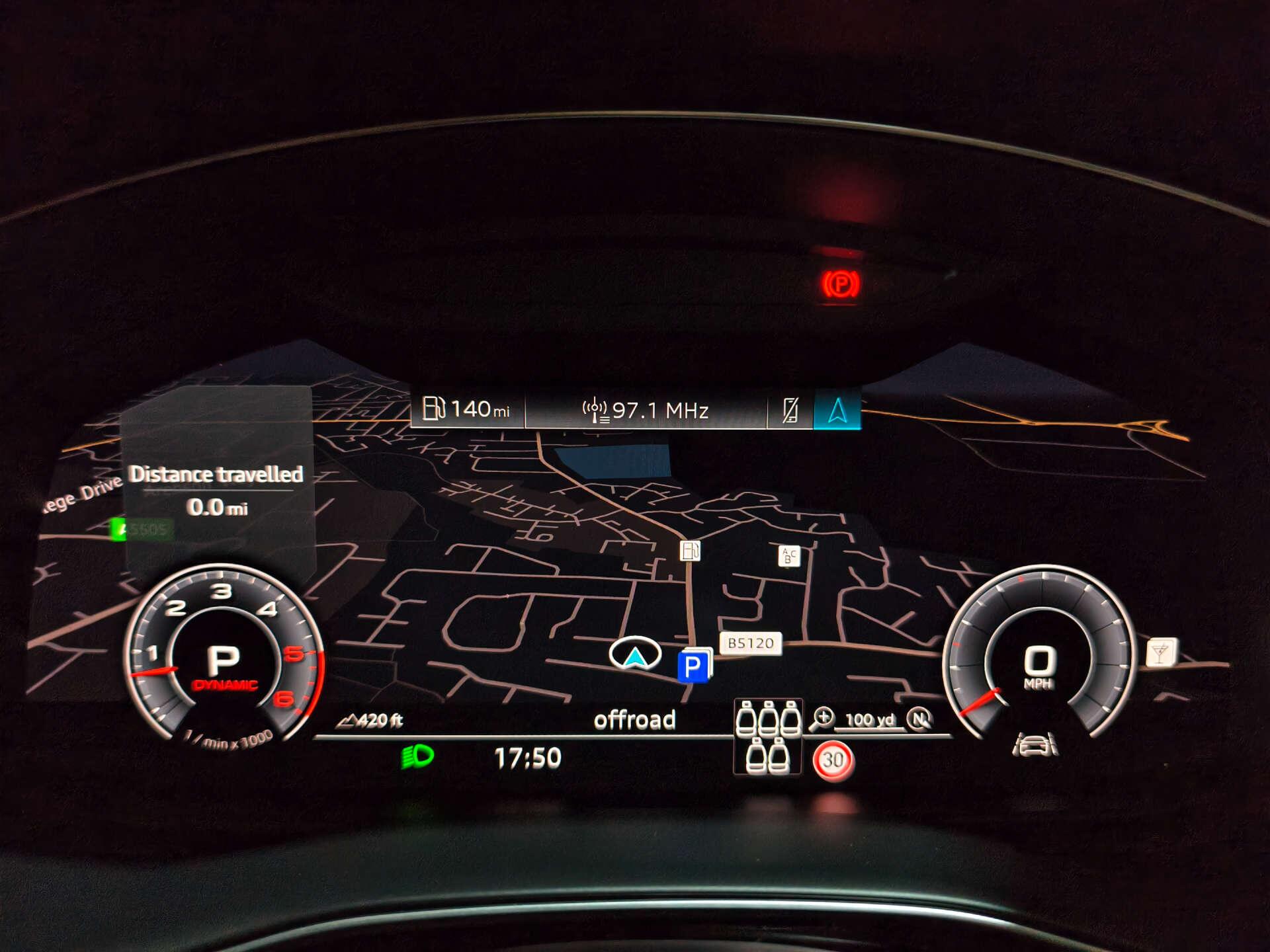 Audi Q7 view 32