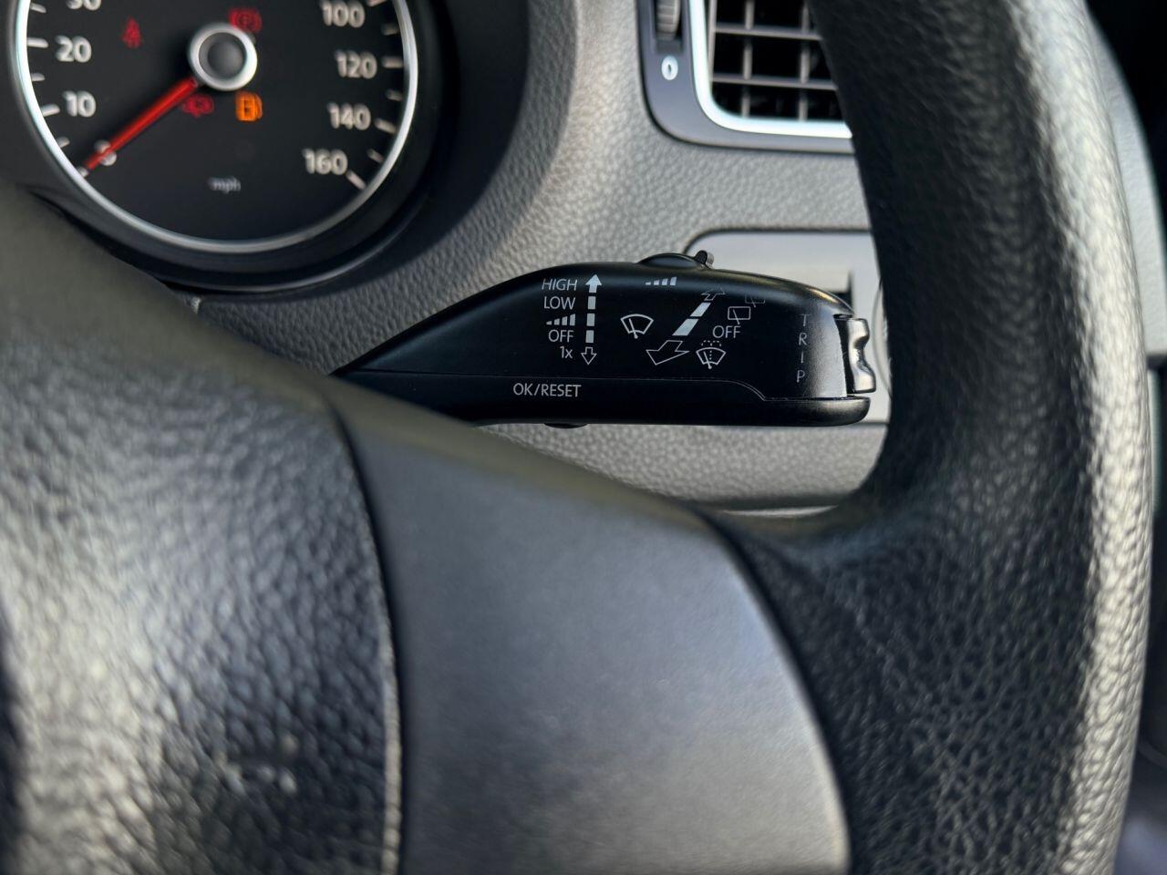 Volkswagen Polo view 28