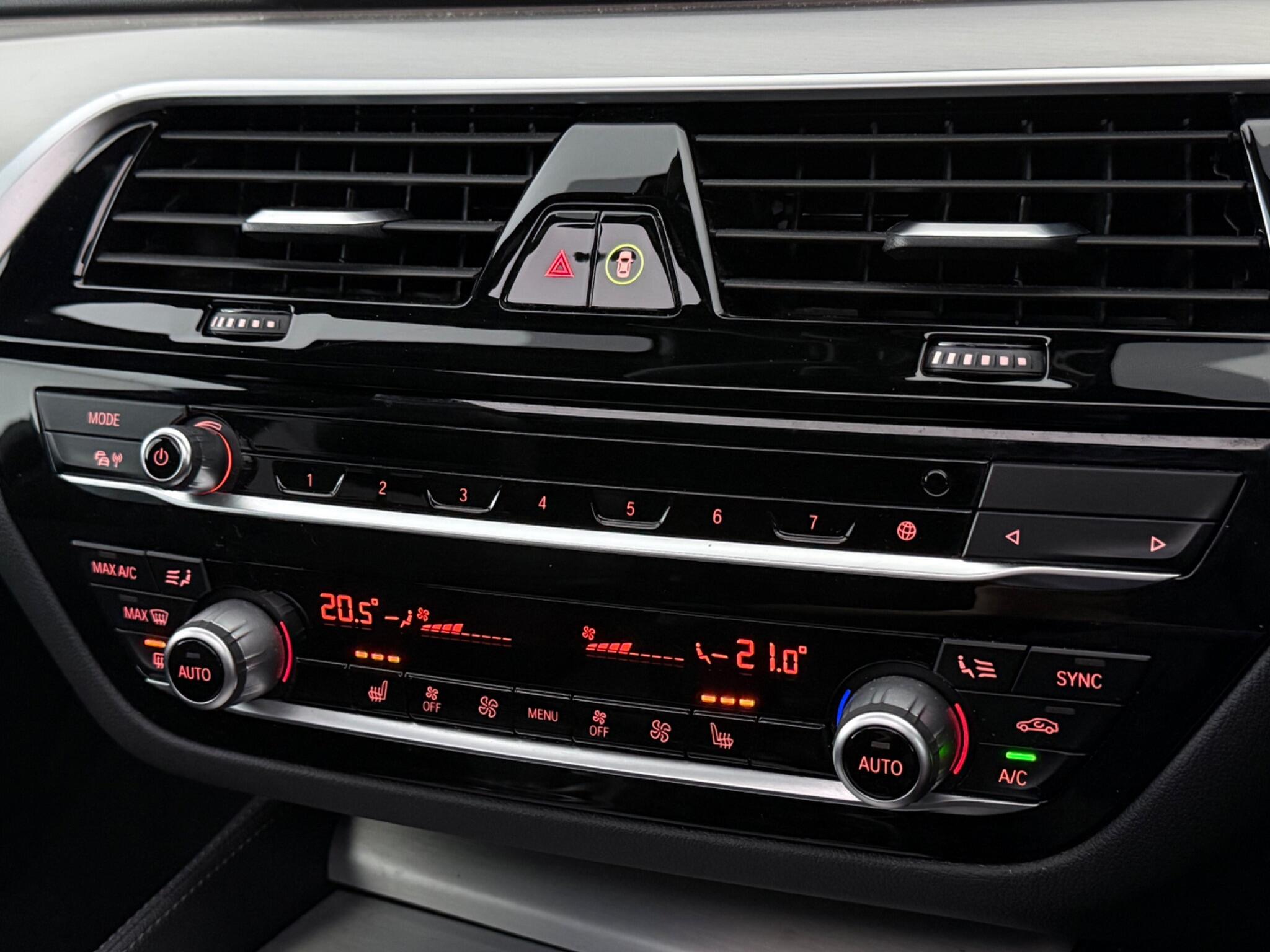 BMW 5 Series view 20