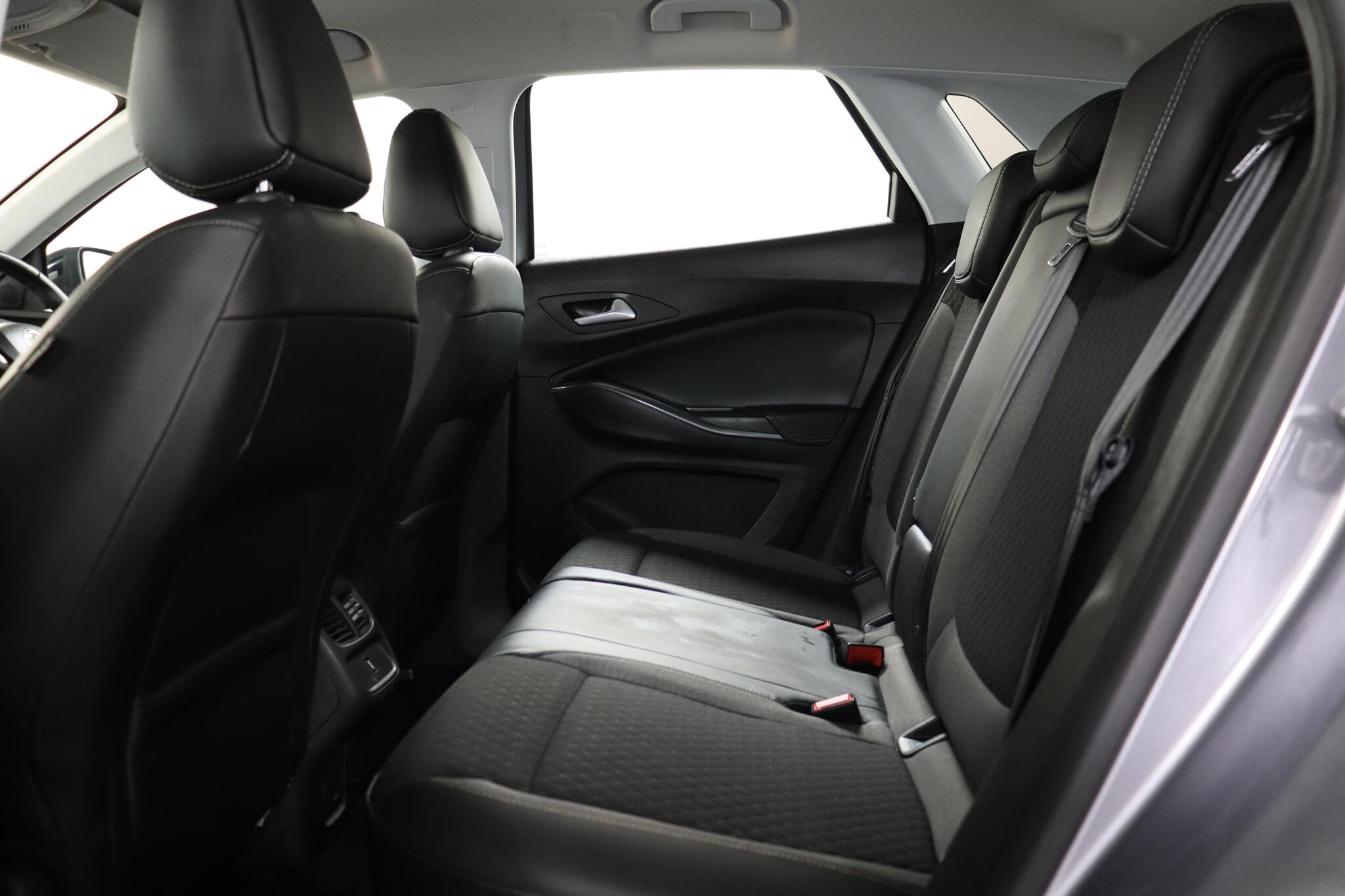Vauxhall Grandland X view 44
