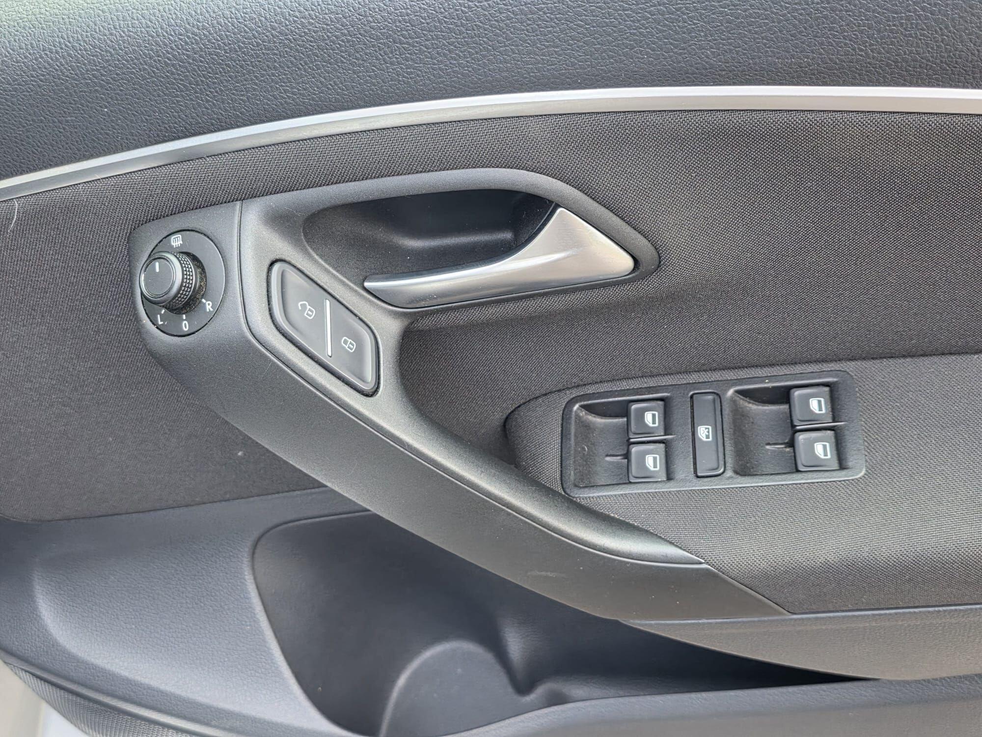 Volkswagen Polo view 17