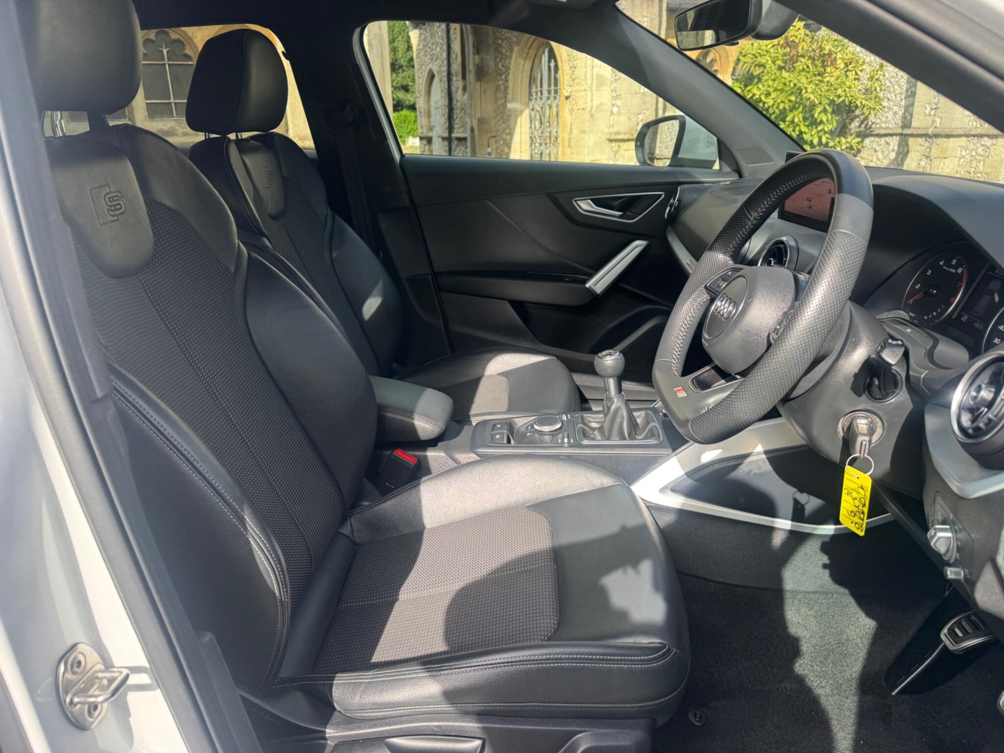 Audi Q2 view 32