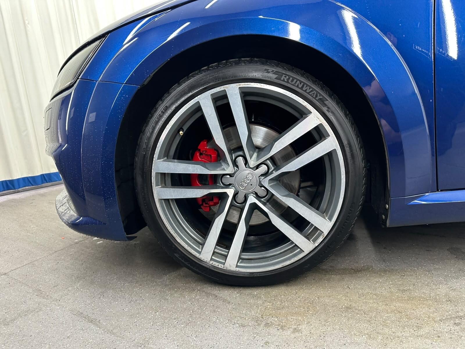 Audi TT view 22
