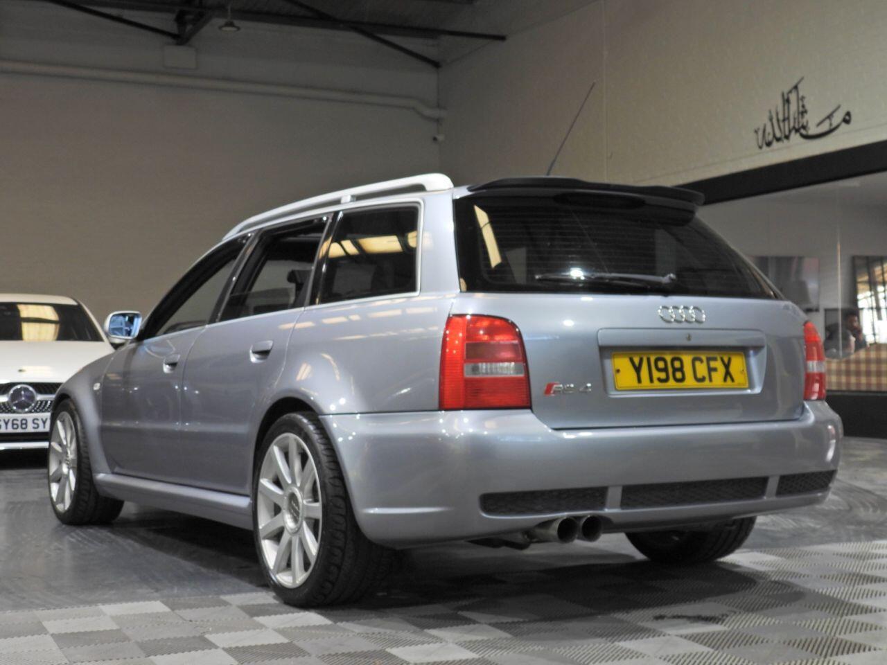Audi RS4 view 2