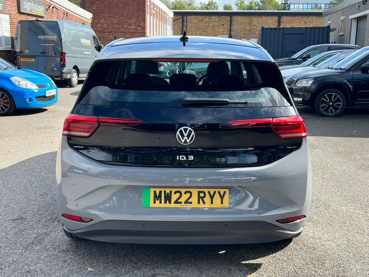 Volkswagen ID.3 view 13