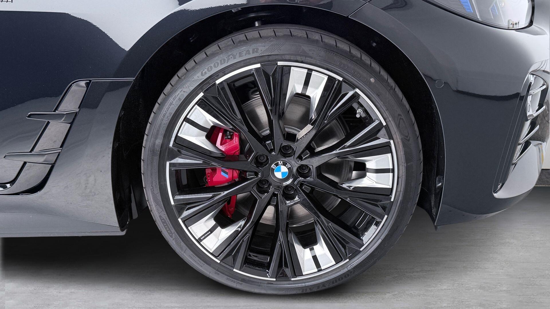 BMW i4 view 14