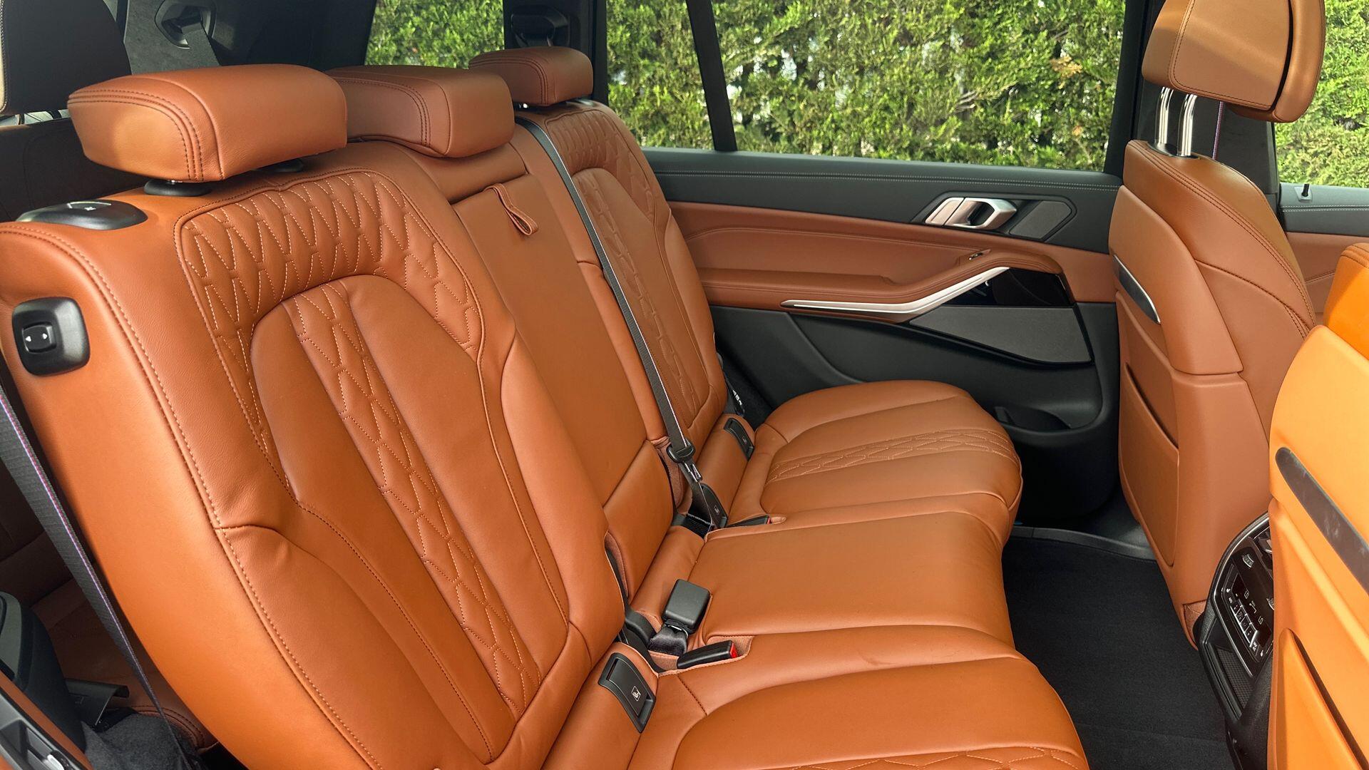 BMW X7 view 12