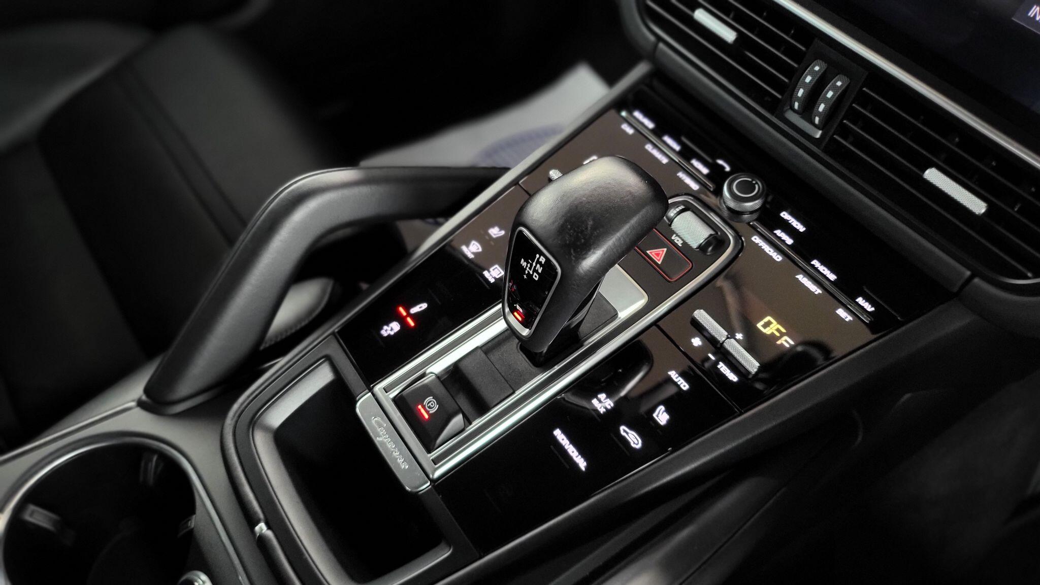 Porsche Cayenne view 11