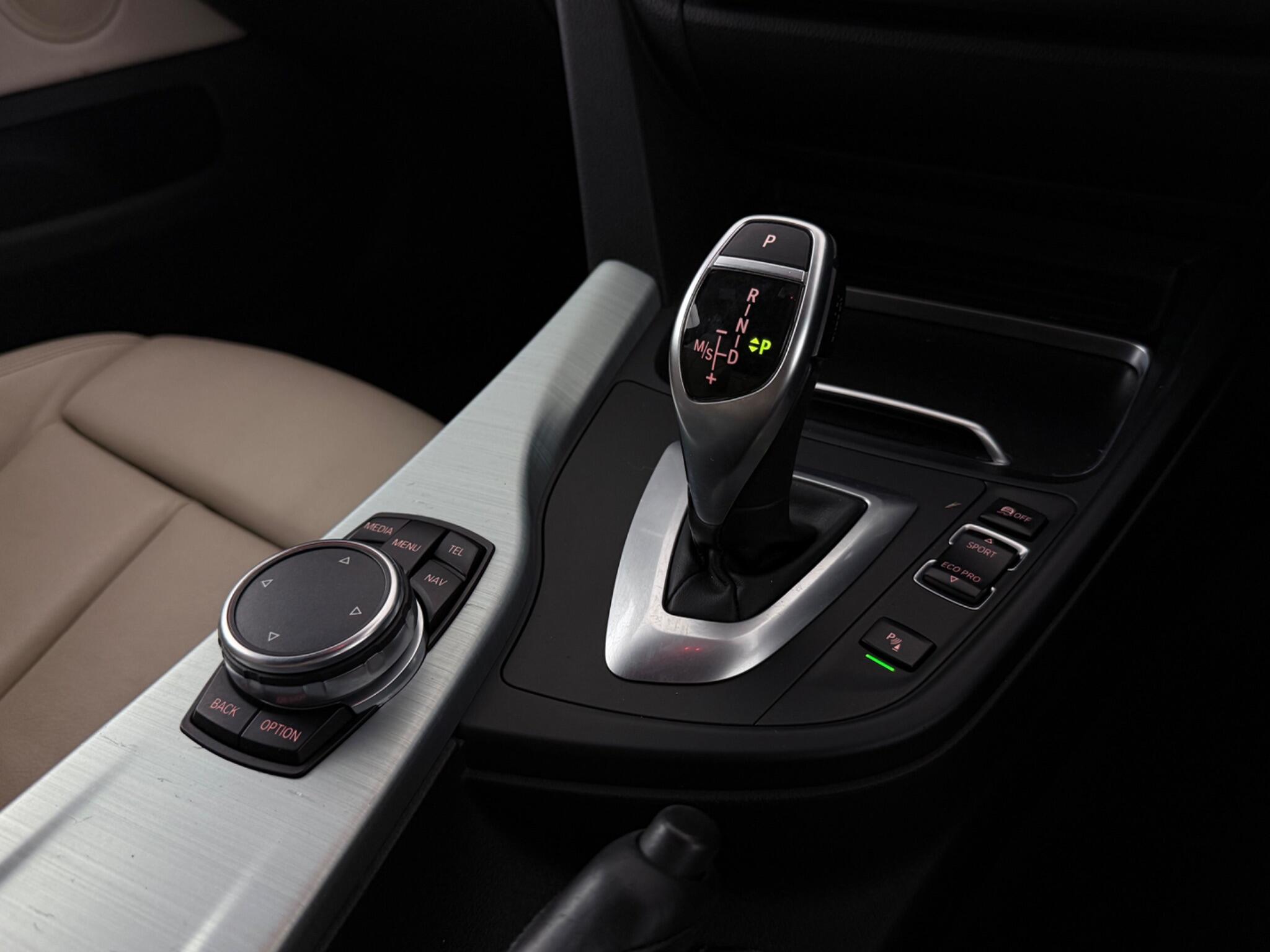 BMW 4 Series view 16