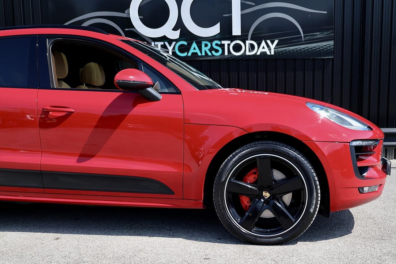Porsche Macan view 28
