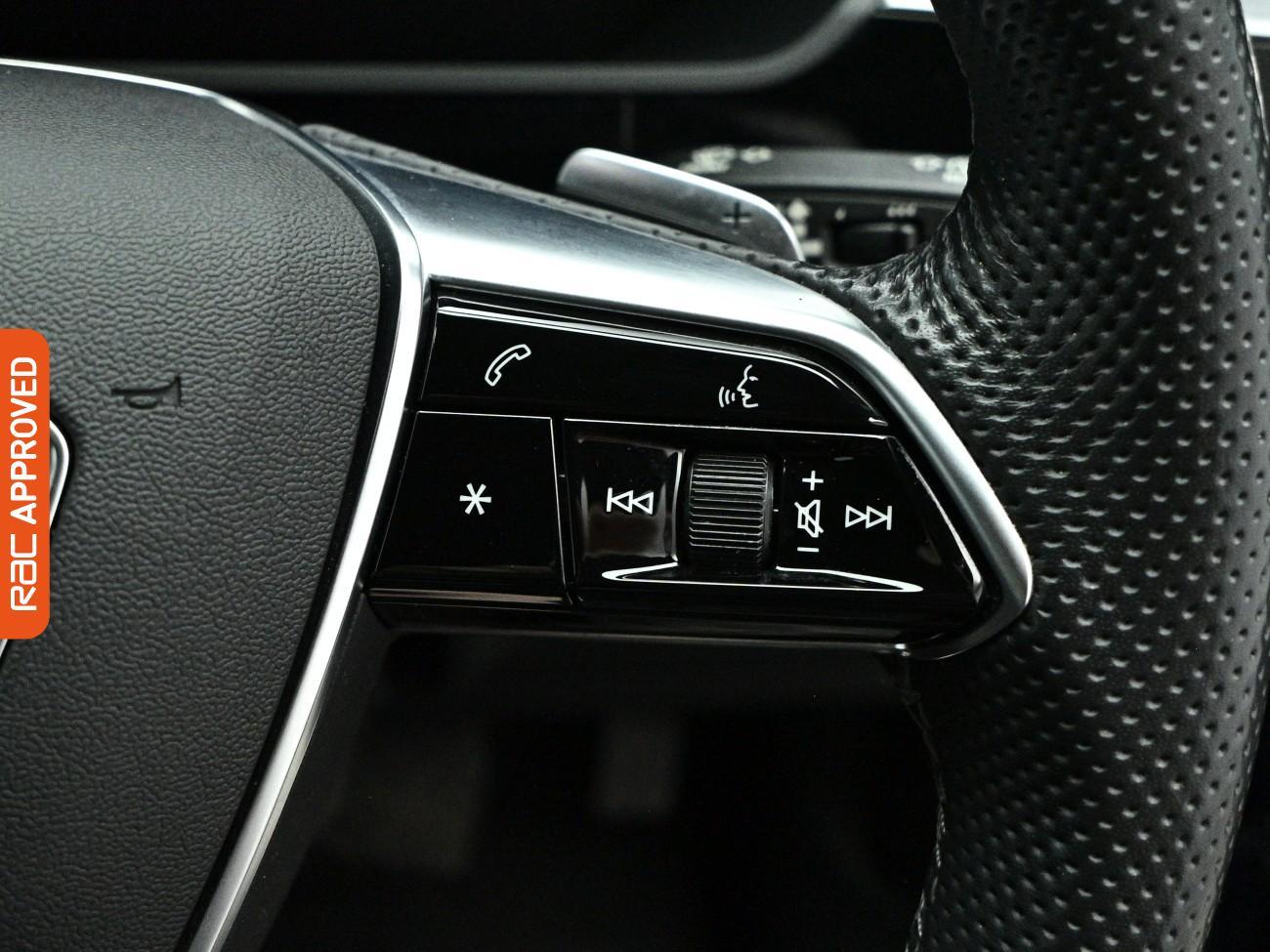 Audi E-Tron view 24