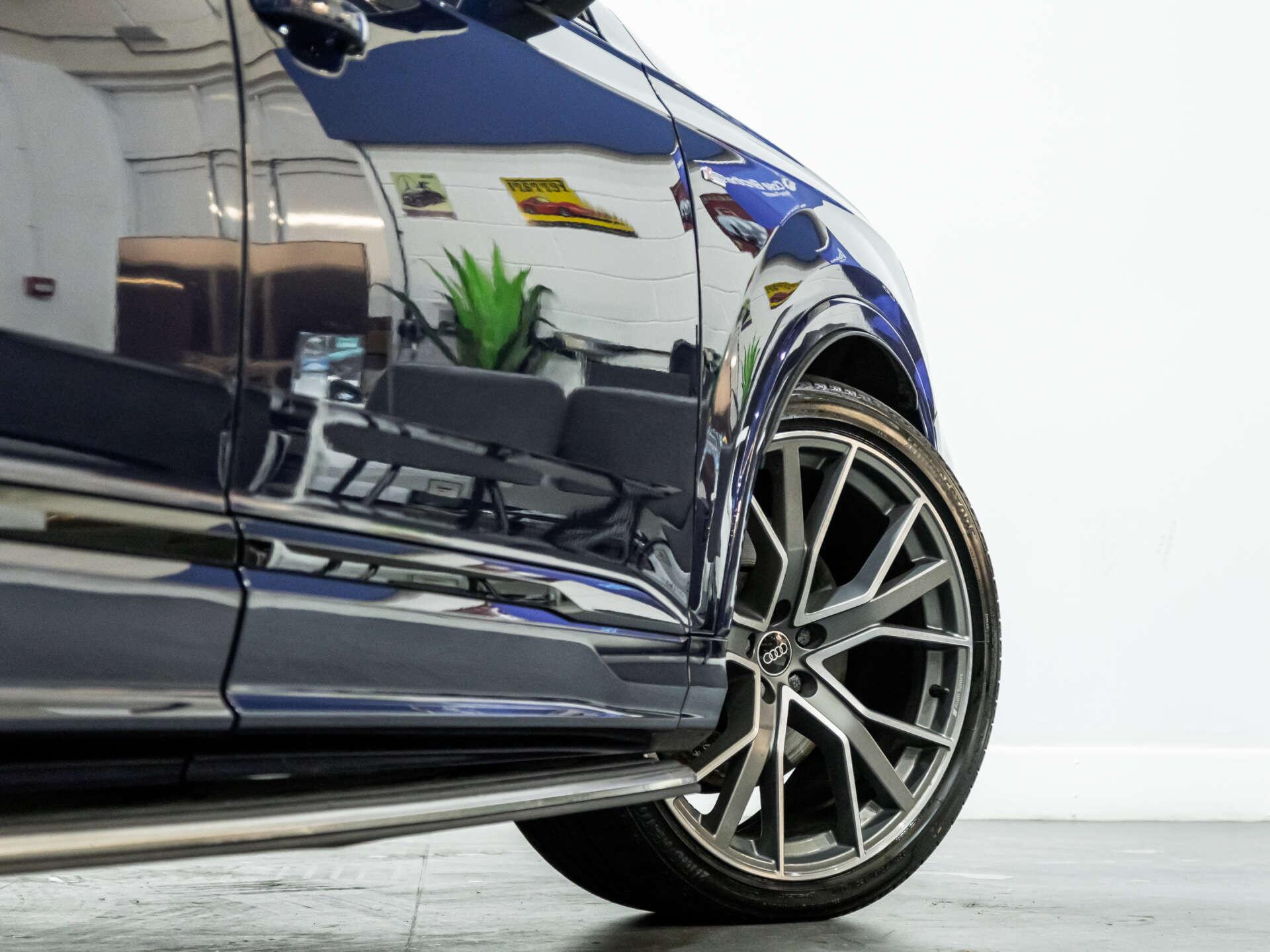 Audi Q7 view 29