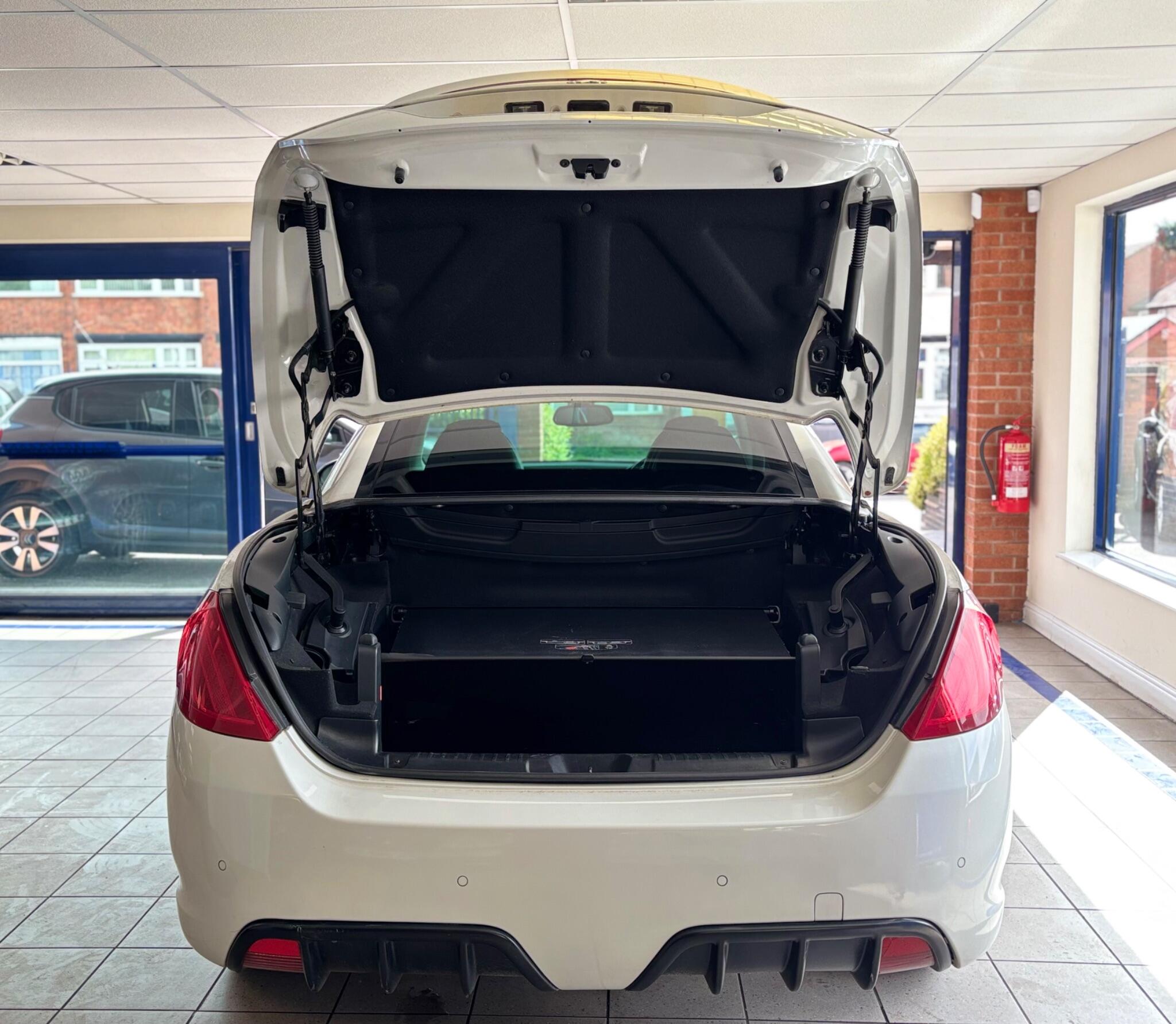 Peugeot 308 view 8