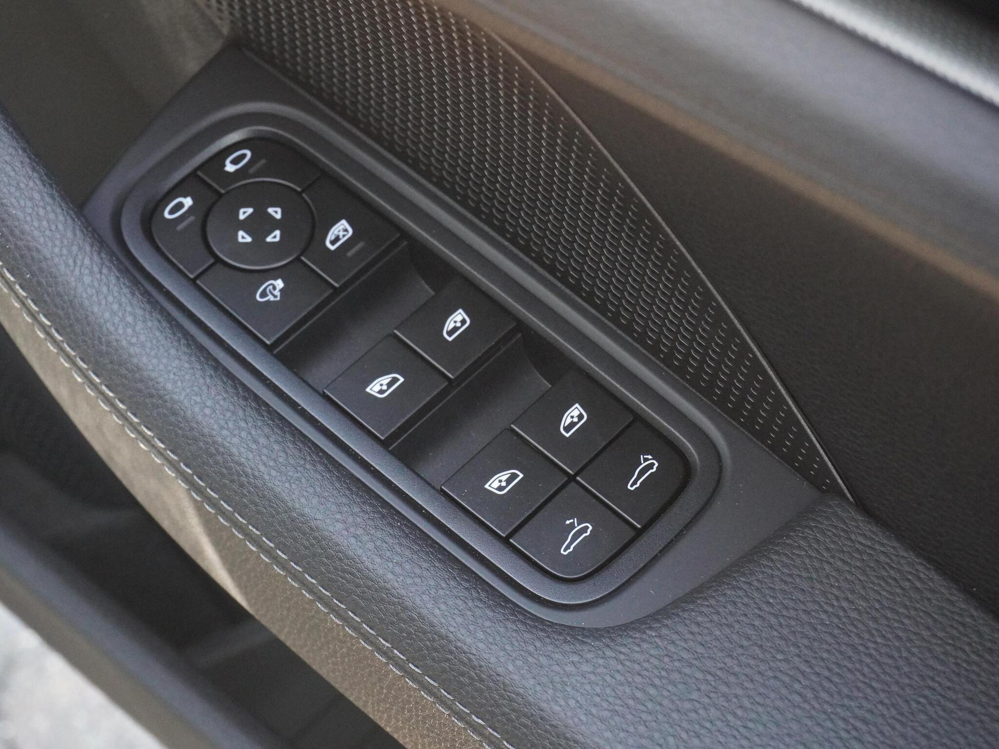Porsche Panamera view 34