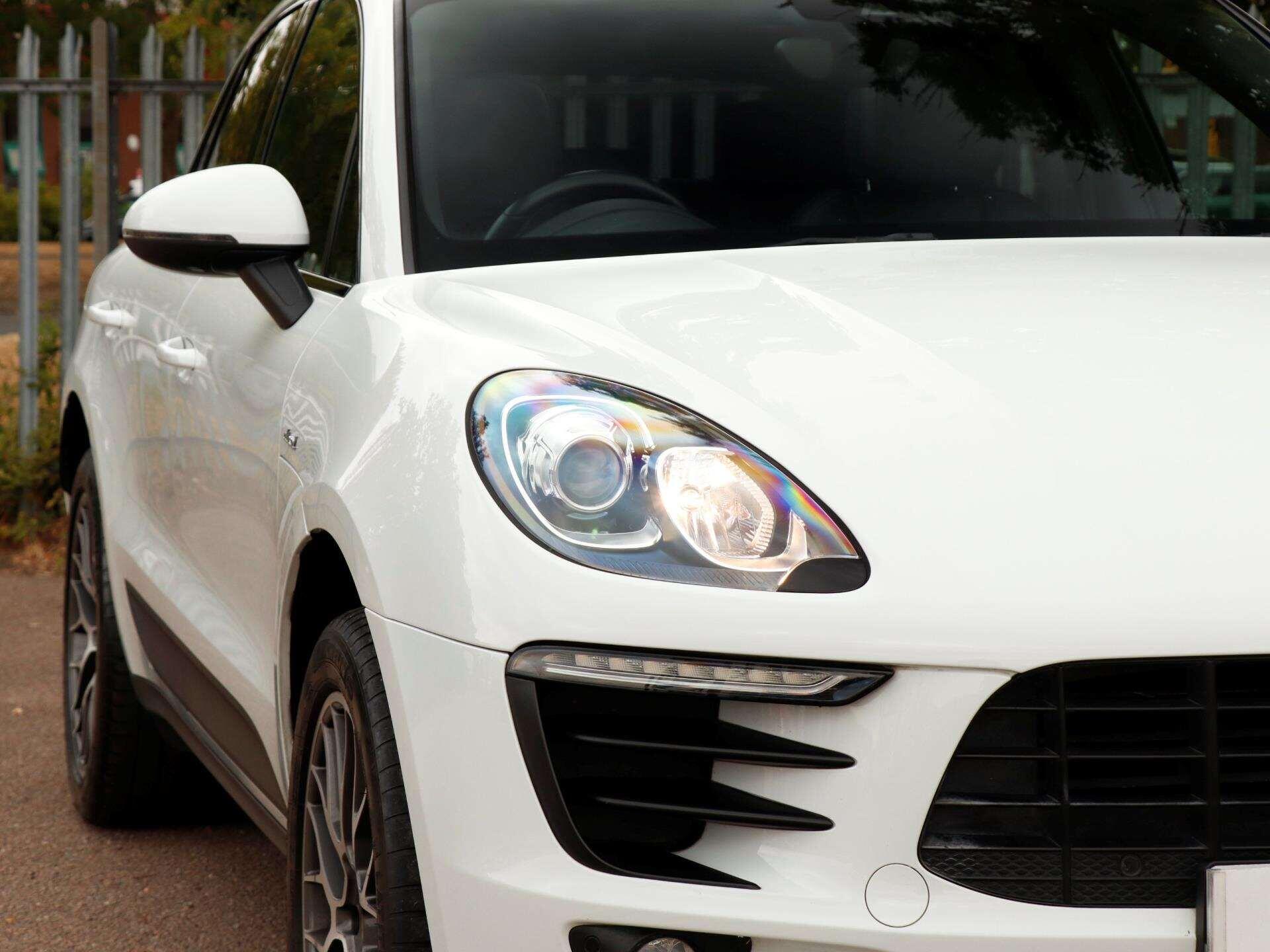 Porsche Macan view 32