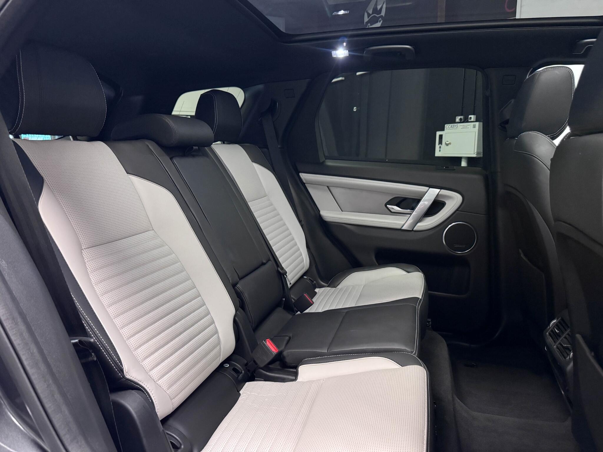 Land Rover Discovery Sport view 29