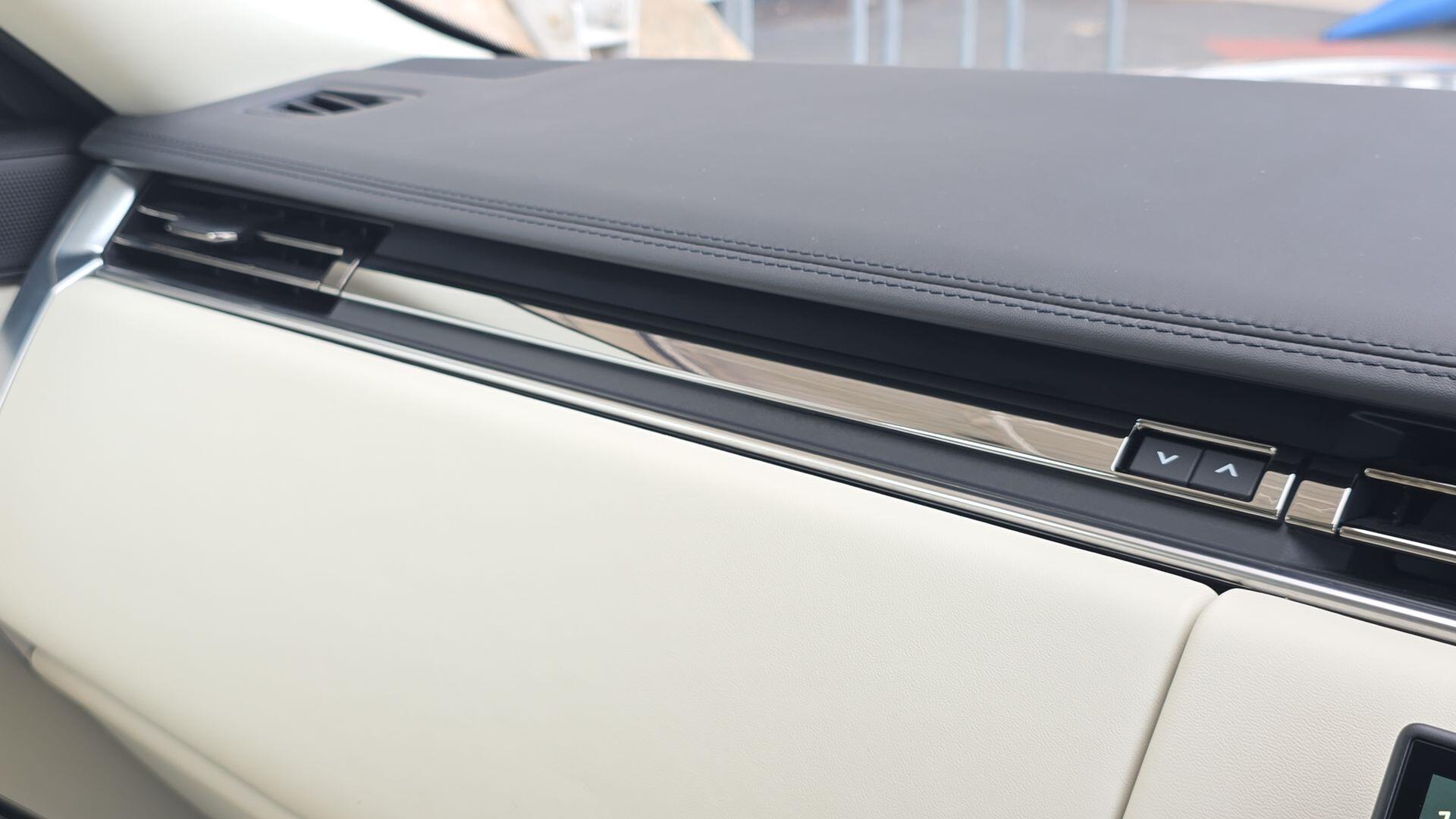 Land Rover Range Rover view 42