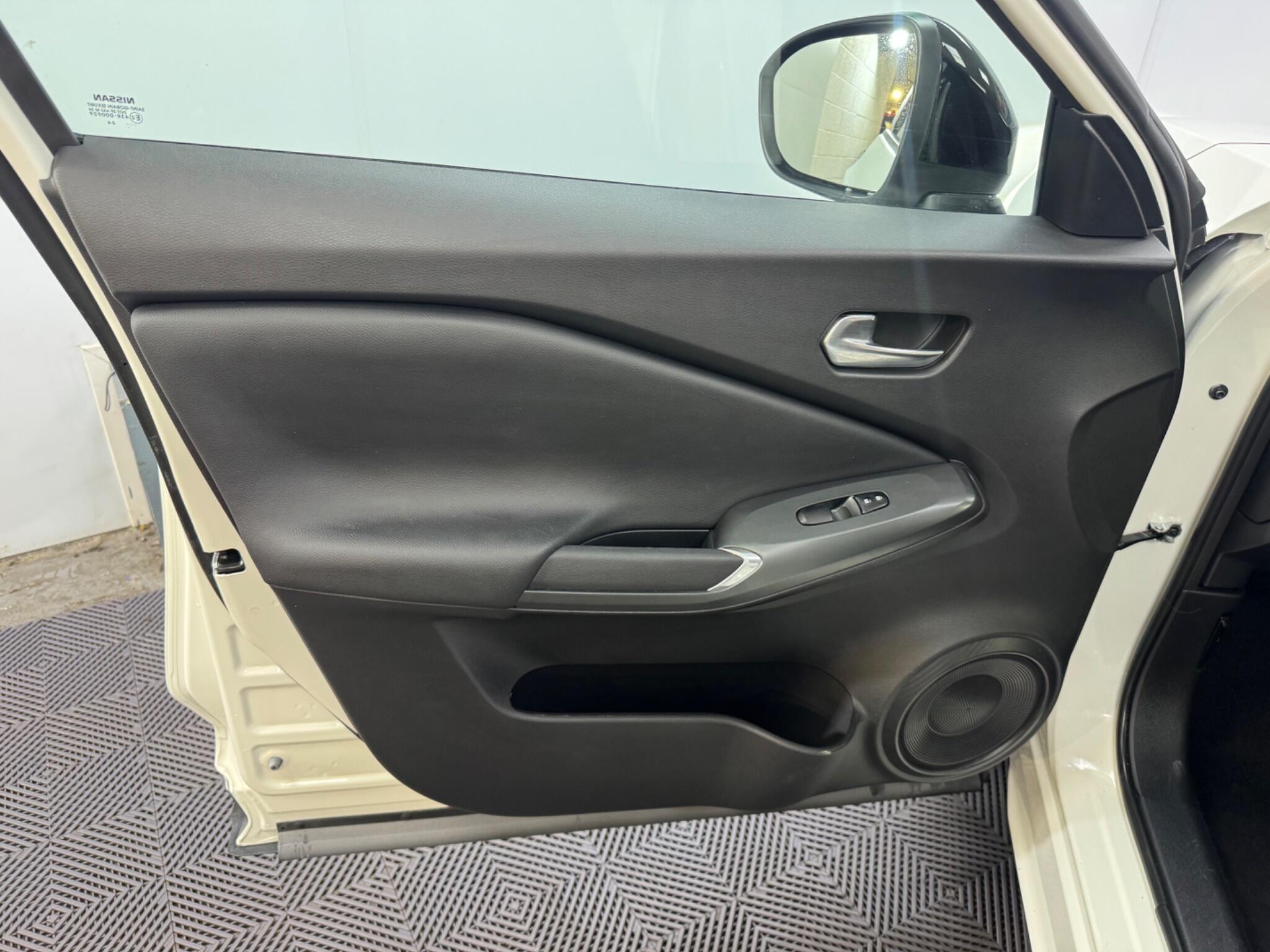Nissan Juke view 38