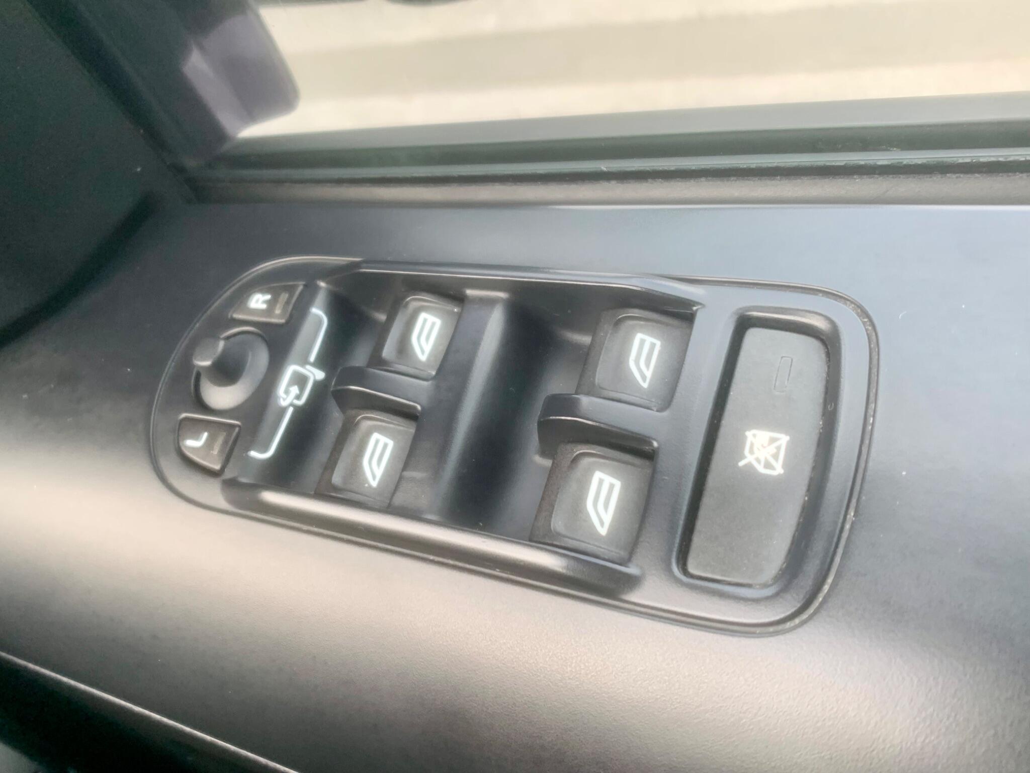 Land Rover Freelander 2 view 51