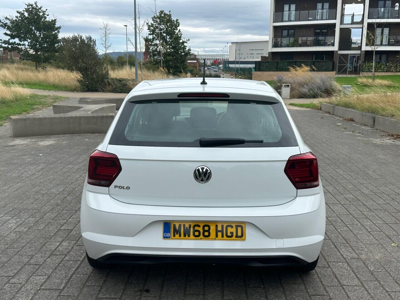 Volkswagen Polo view 10