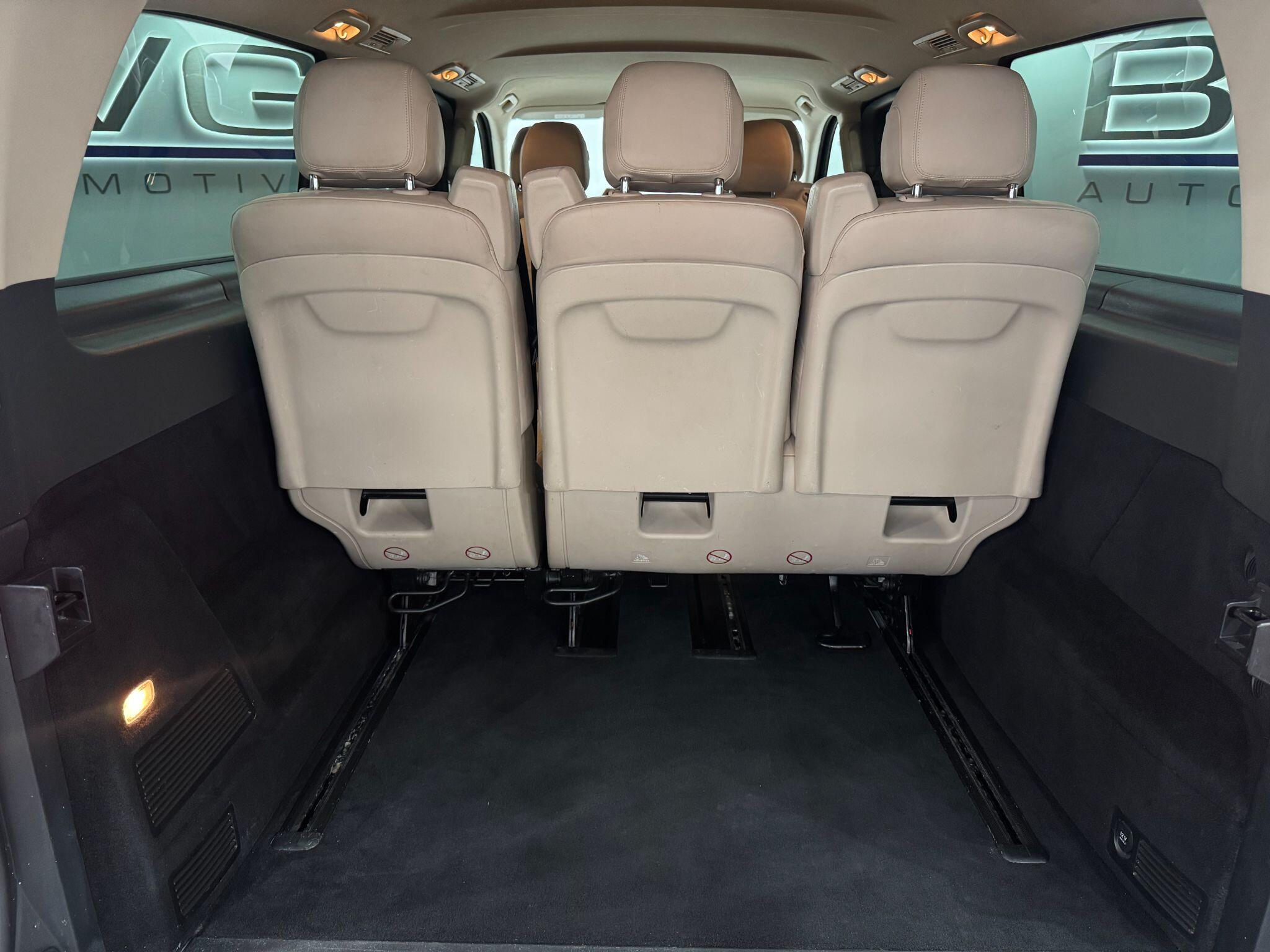 Mercedes-Benz V-Class view 59