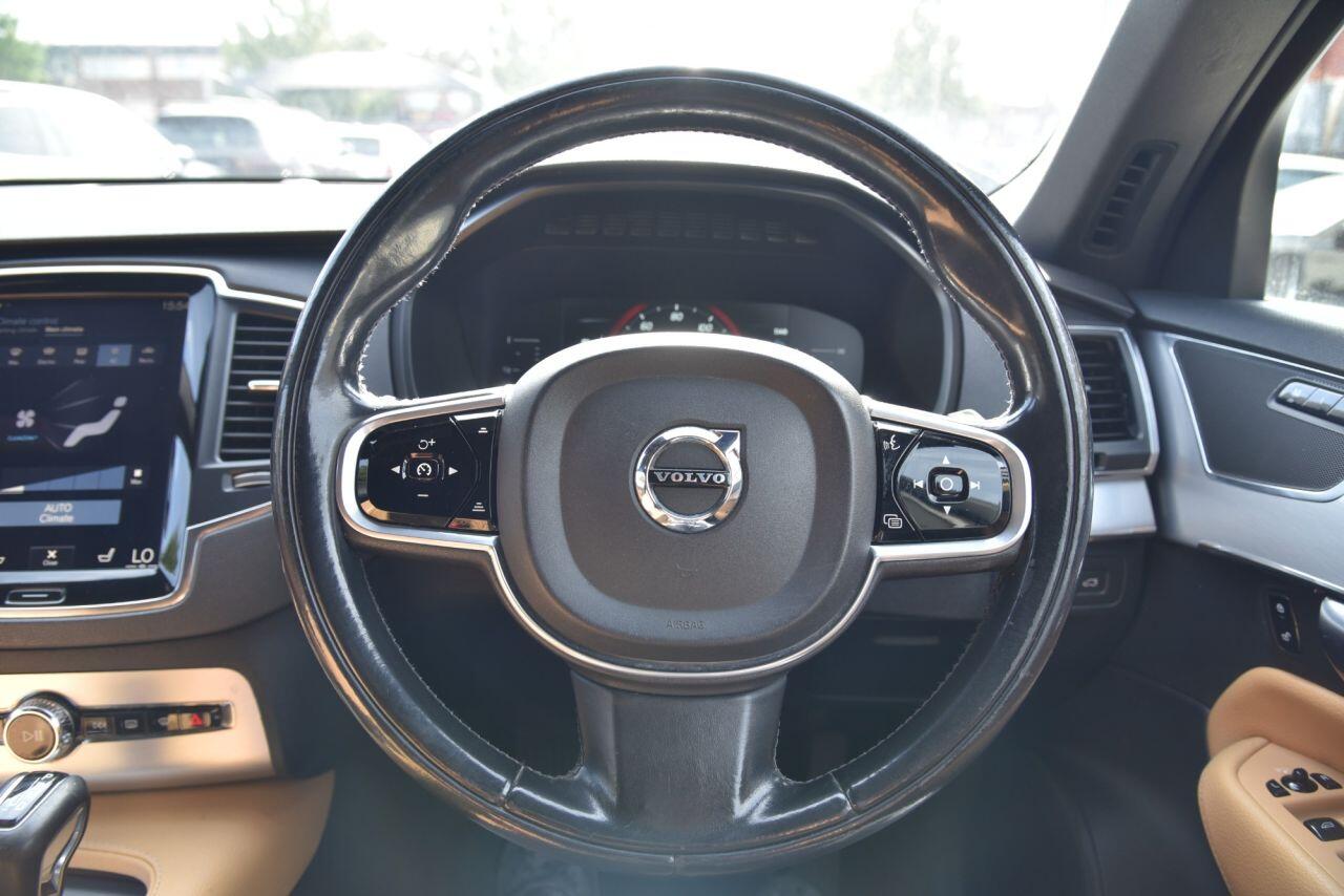 Volvo XC90 view 28