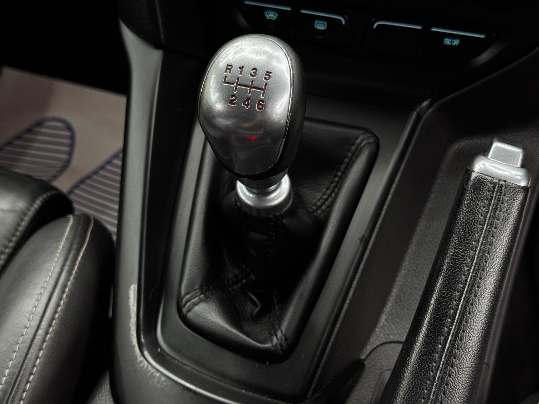 Ford Focus view 25