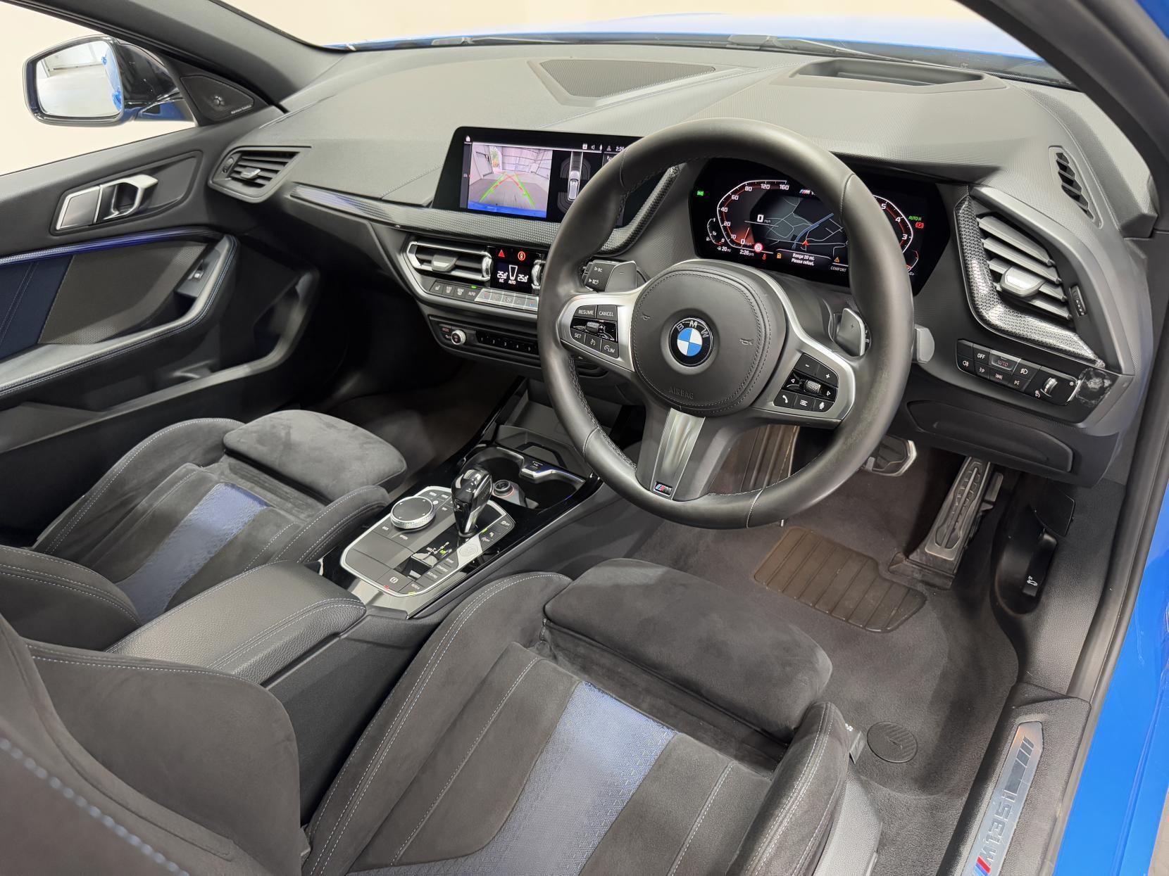 BMW 1 Series view 21