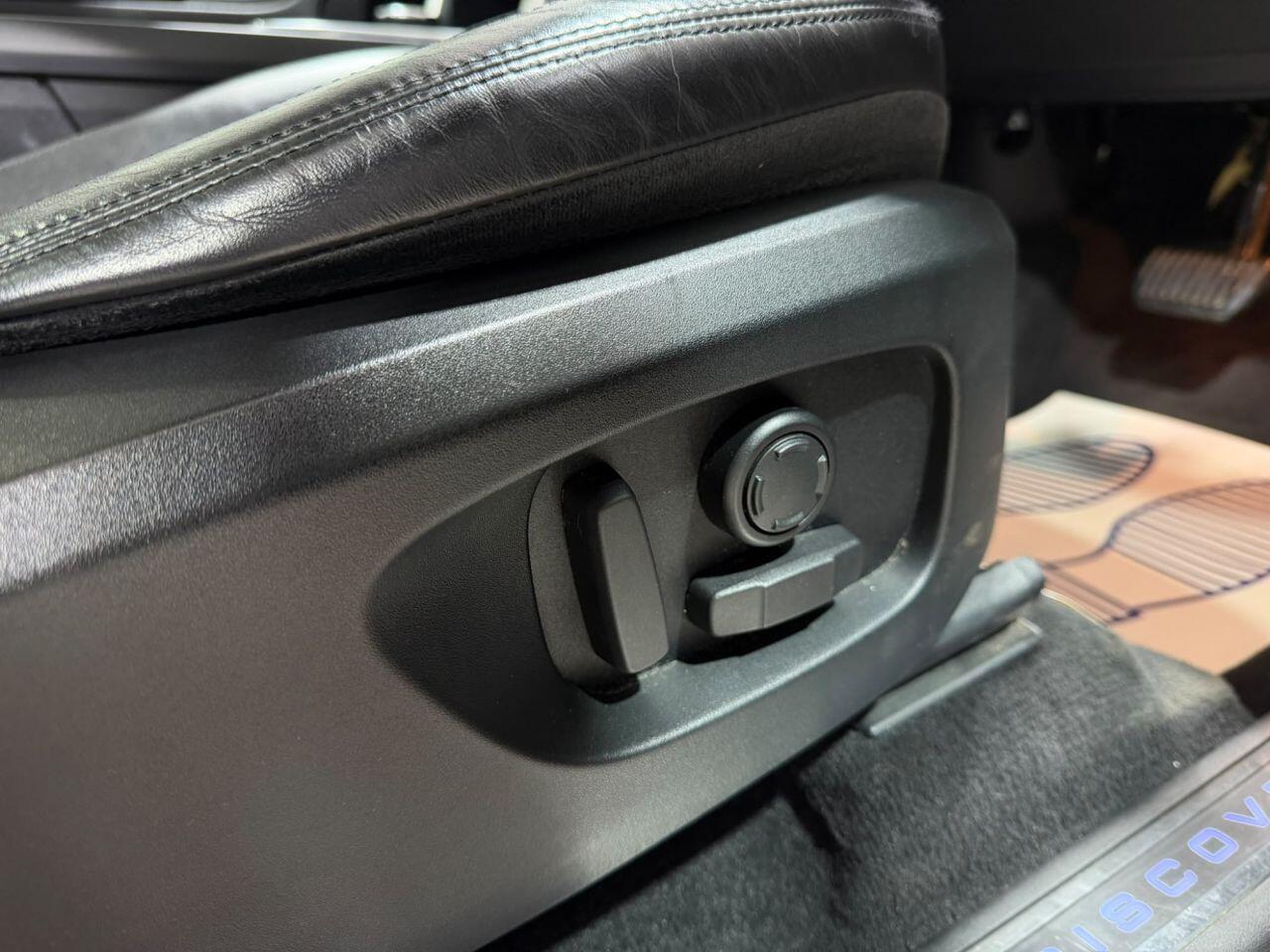 Land Rover Discovery Sport view 20