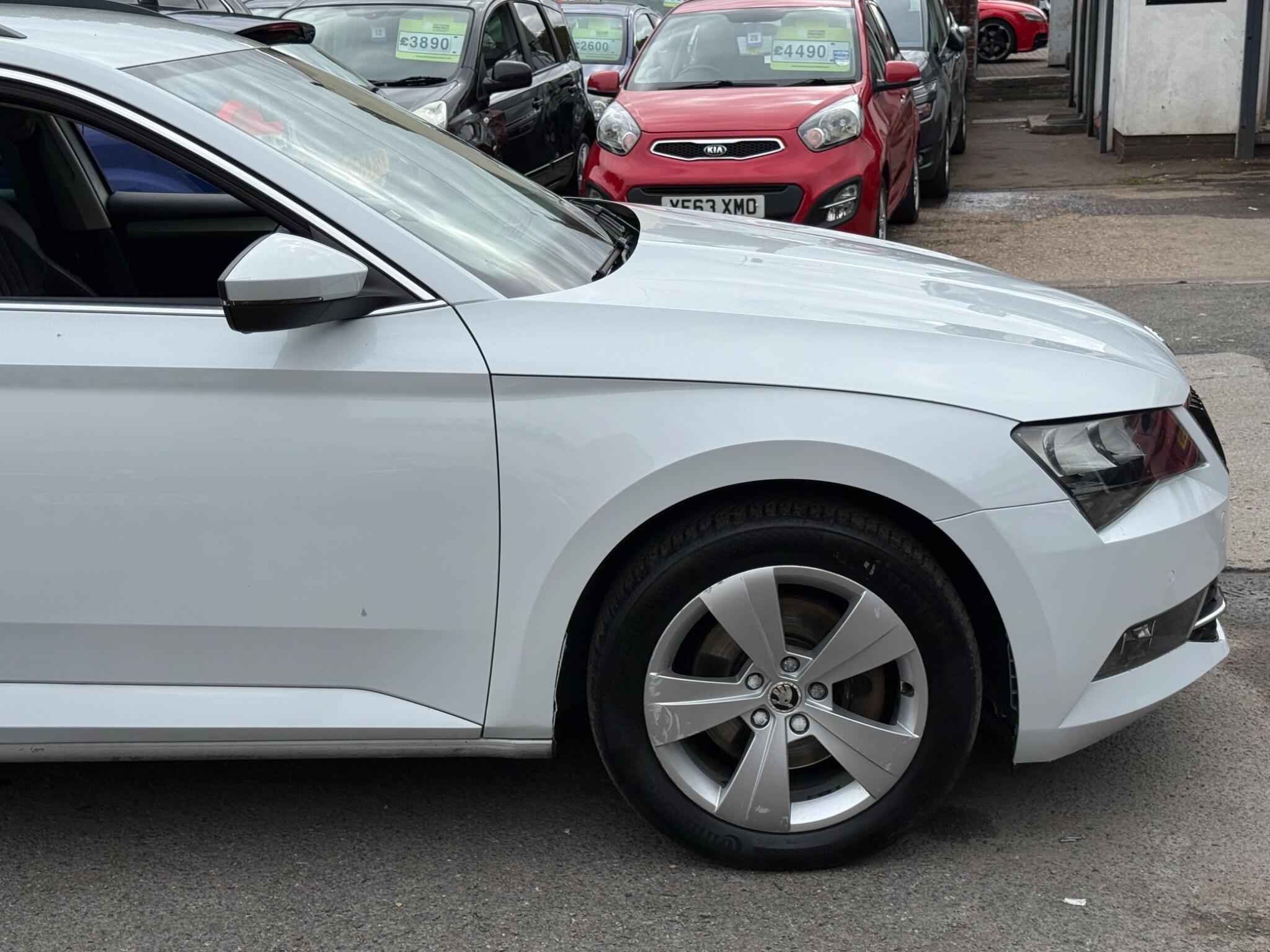 Skoda Superb - Image 20