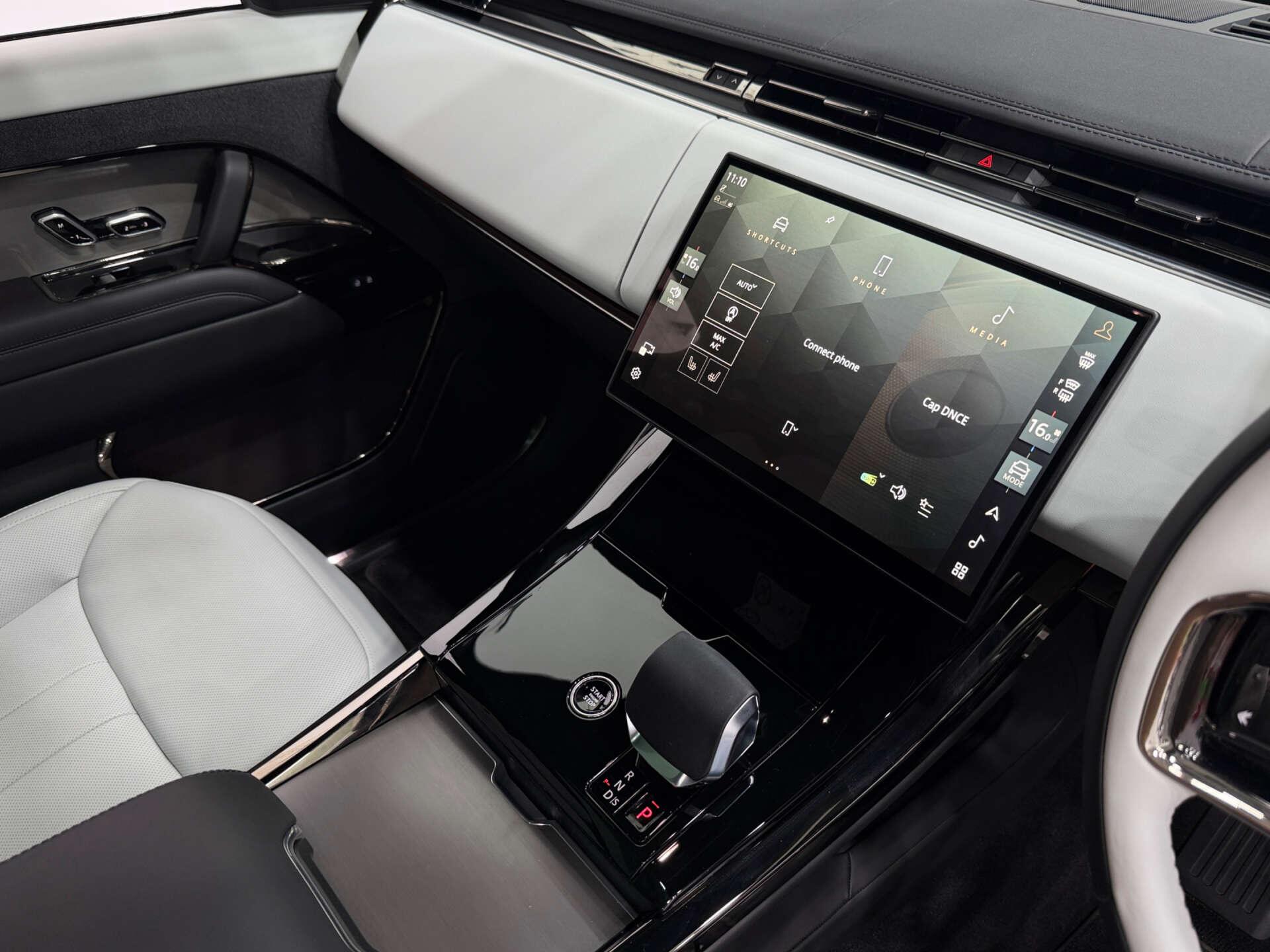 Land Rover Range Rover Sport view 40