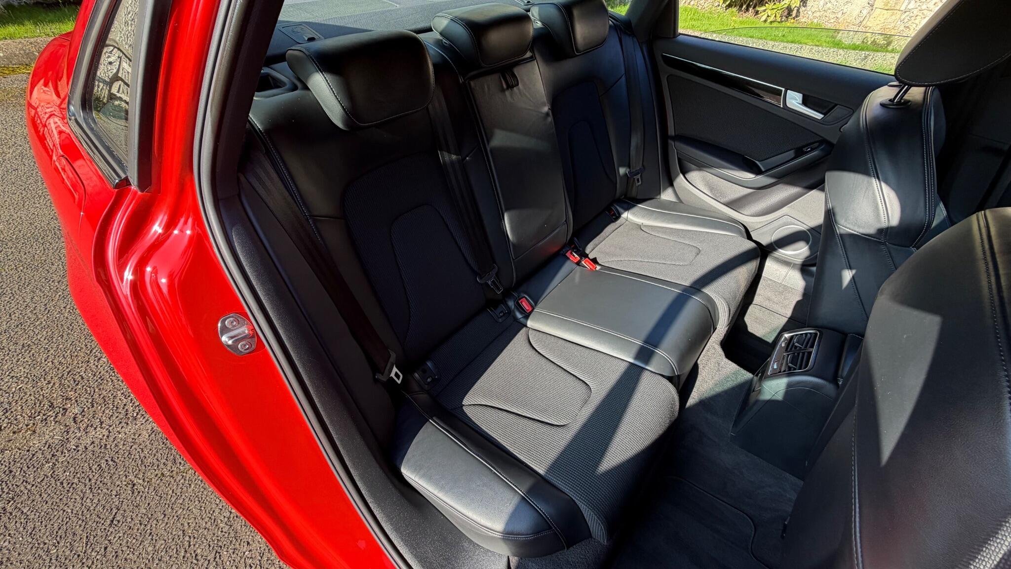 Audi A4 view 32