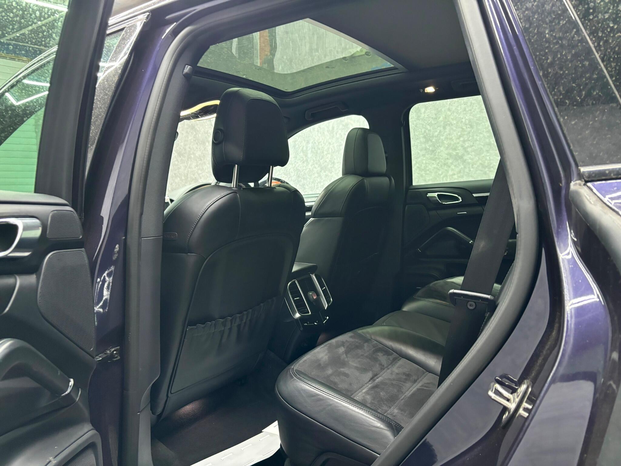 Porsche Cayenne view 4