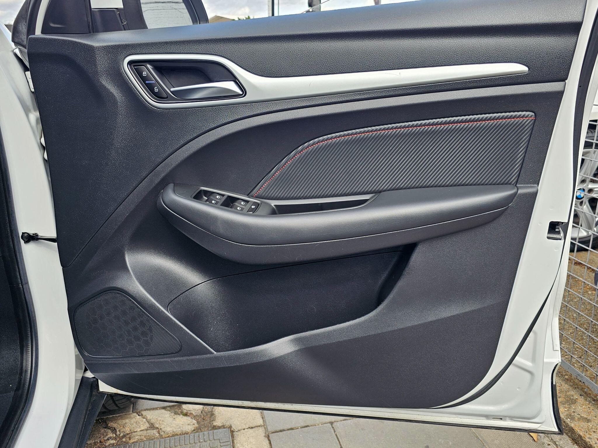 MG ZS view 53