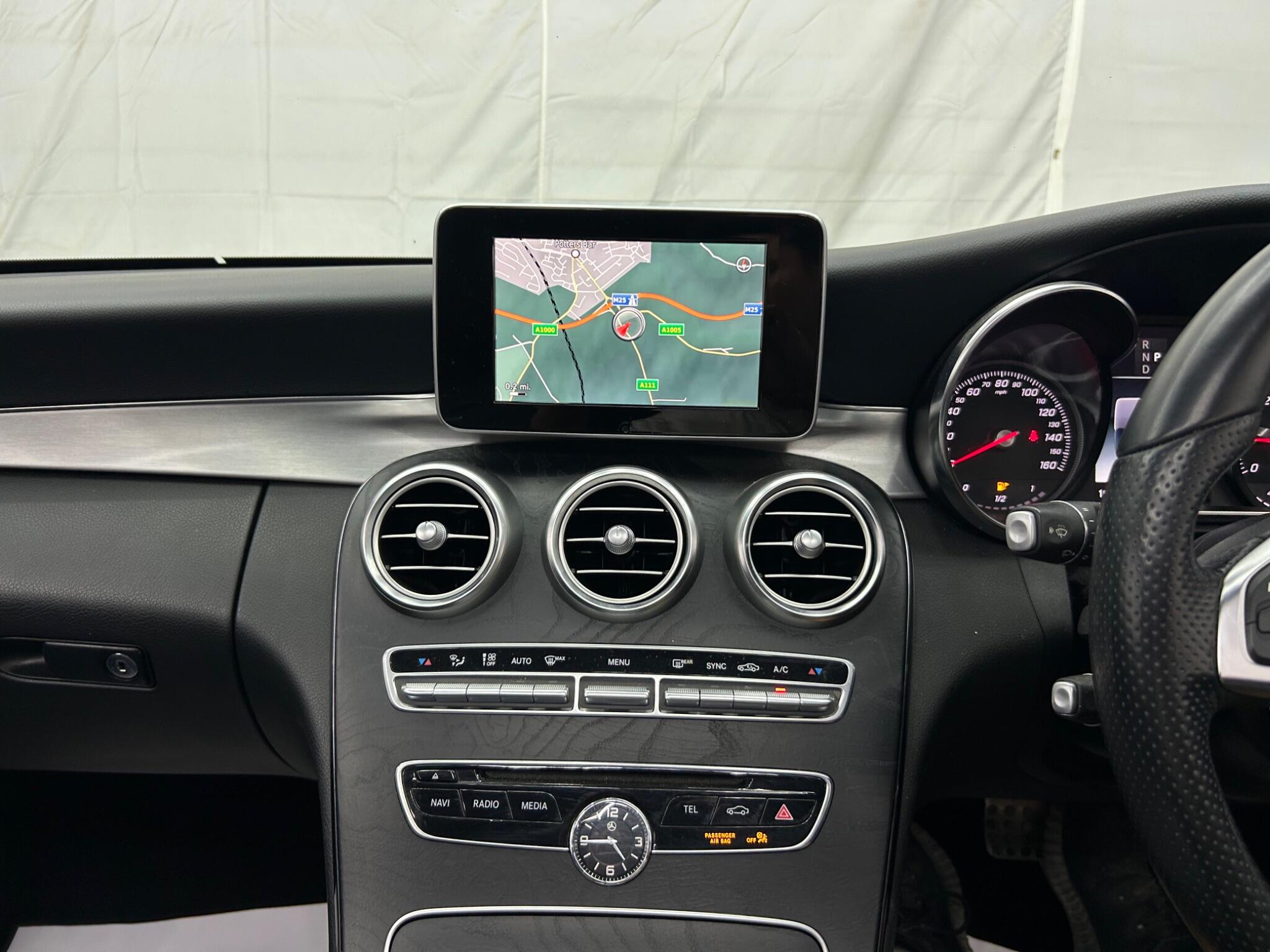 Mercedes-Benz C-Class view 33