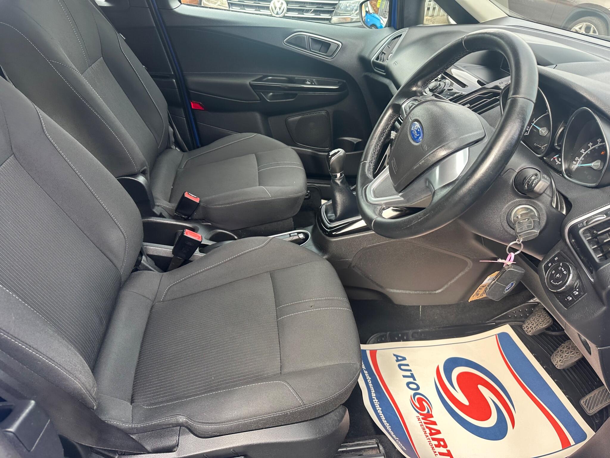 Ford B-Max view 15