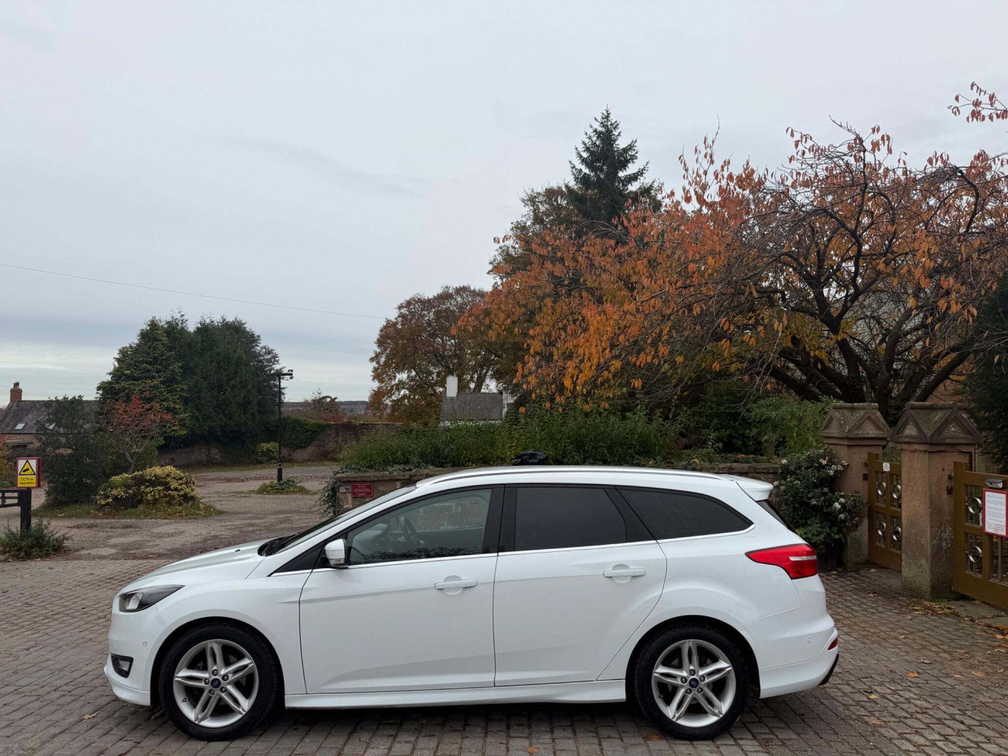 2015 Ford Focus image 3